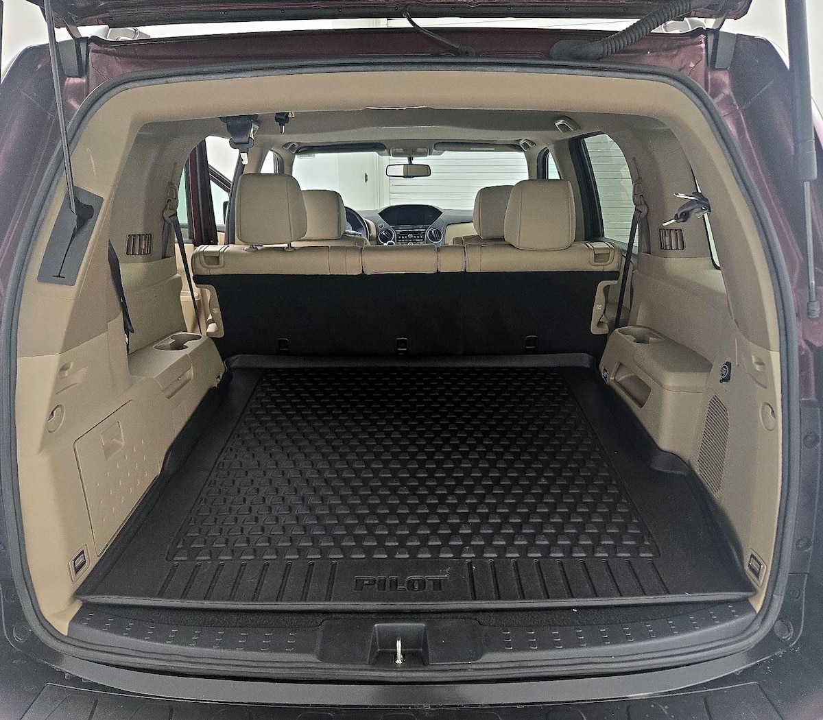 Trunk/Cargo (Seats Up)
