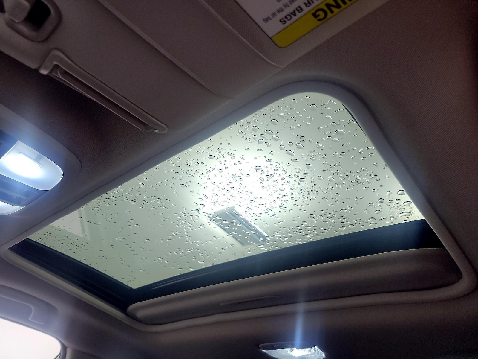 Sunroof(s) & Overhead Airbags