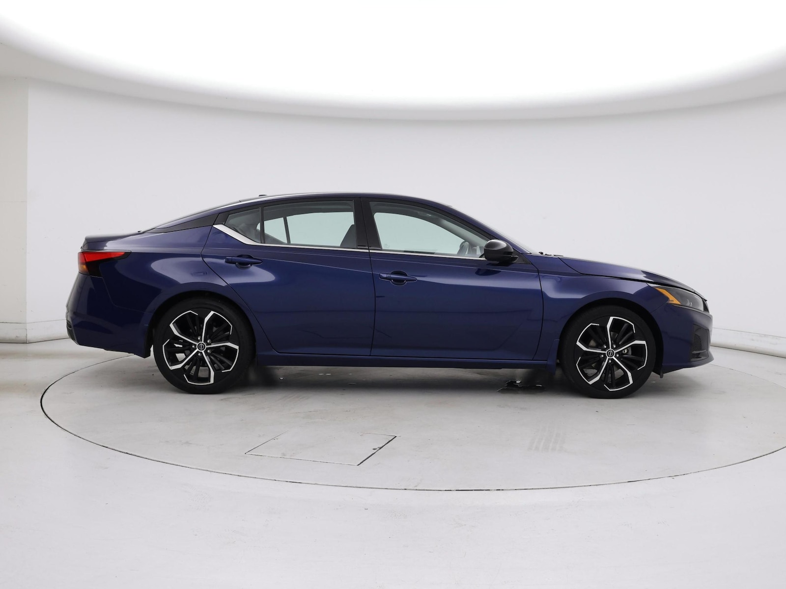2023 Nissan Altima SR - Photo 8