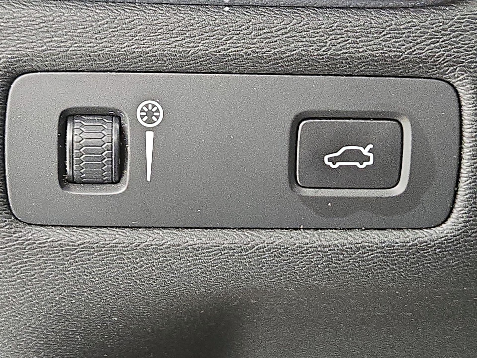 2018 Volvo XC60 Momentum - Photo 14