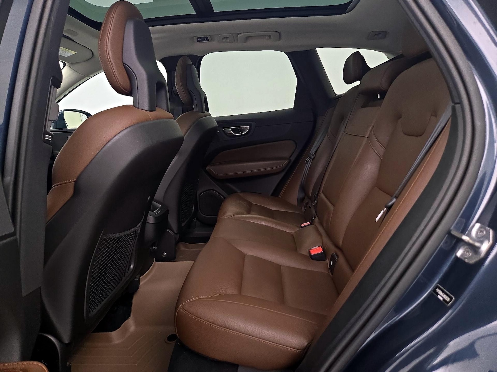2018 Volvo XC60 Momentum - Photo 21