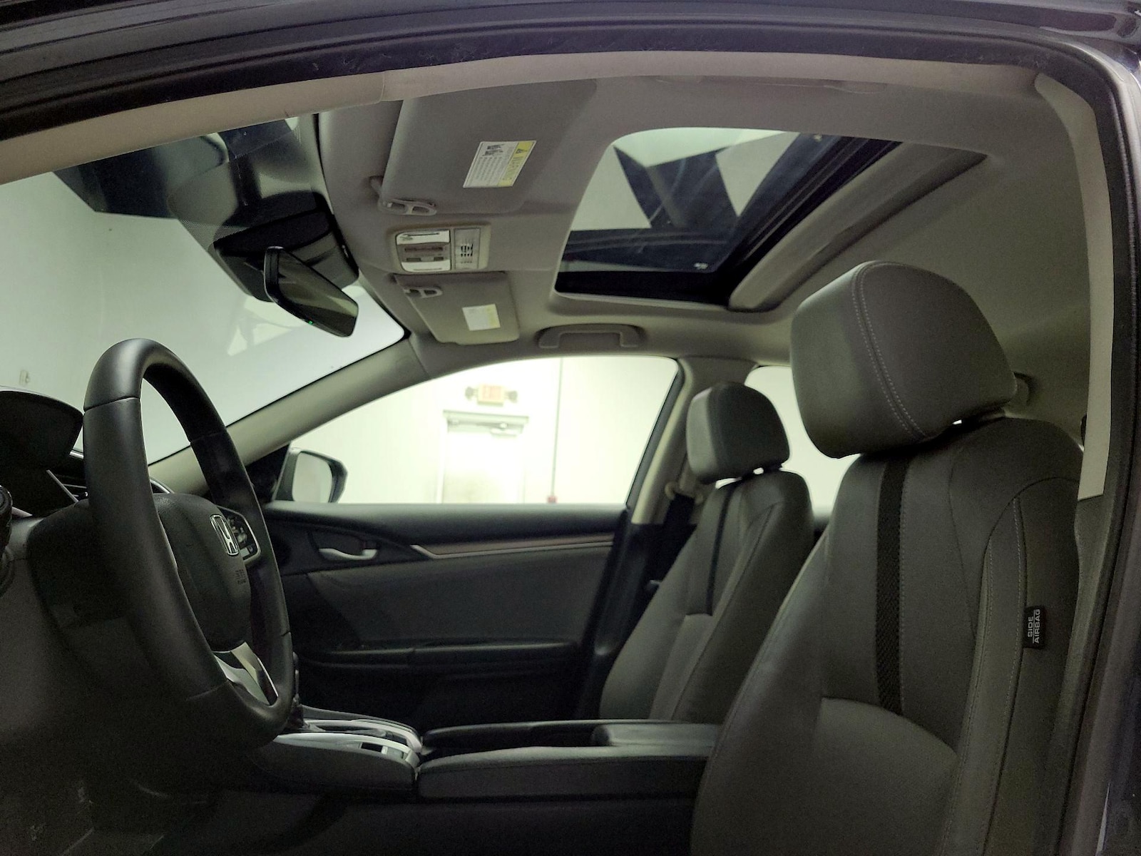 Sunroof(s) & Overhead Airbags
