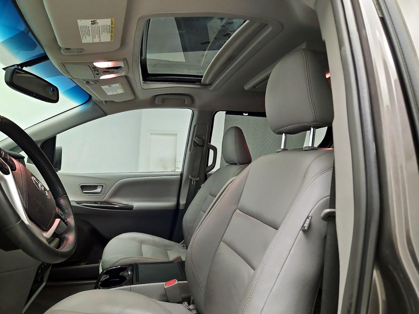 Sunroof(s) & Overhead Airbags