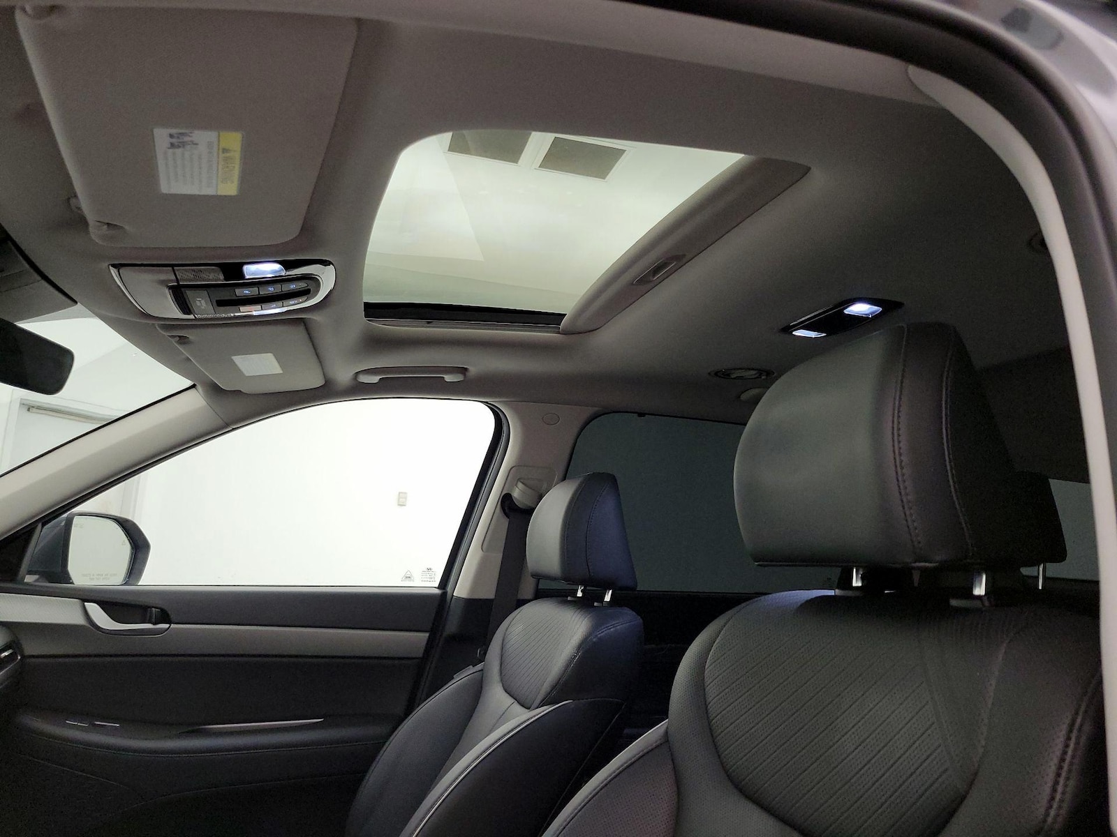 Sunroof(s) & Overhead Airbags