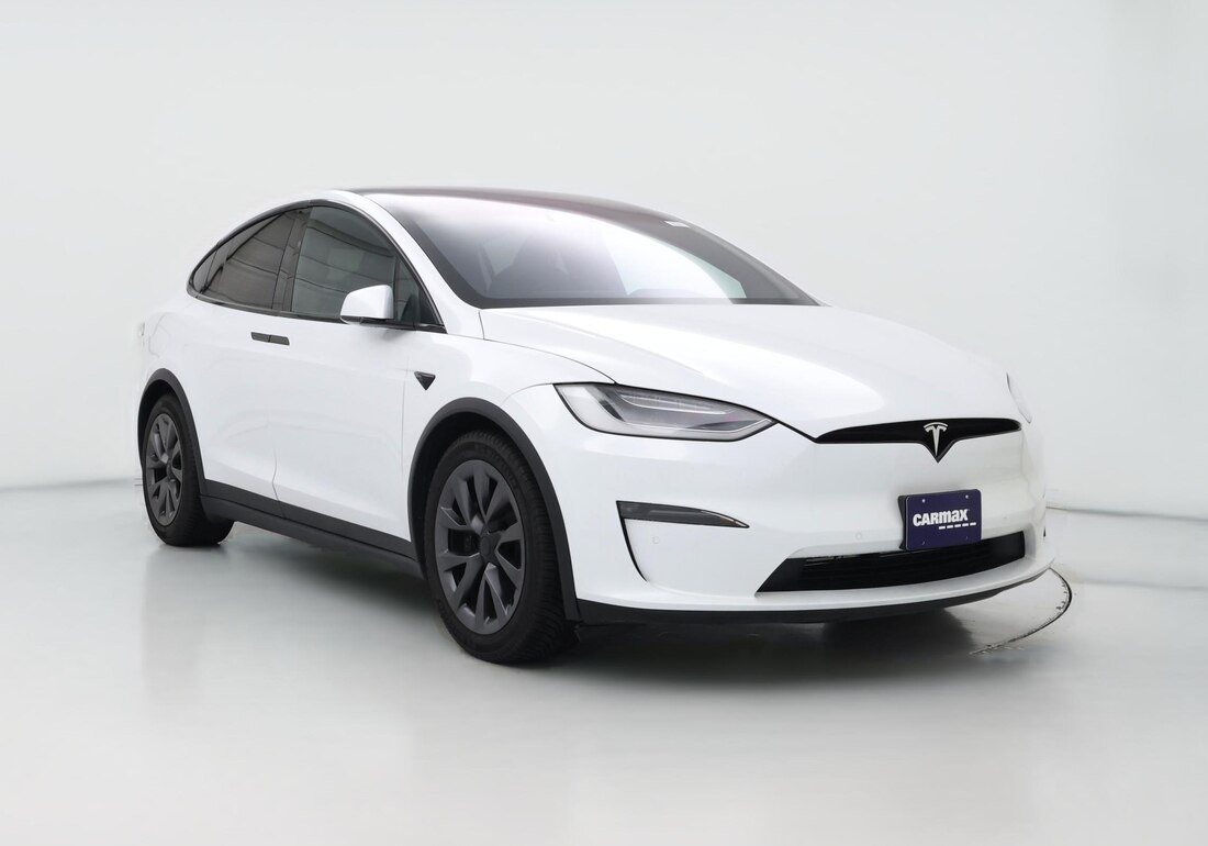 2021 Tesla Model X Long Range in White — CarMax photo