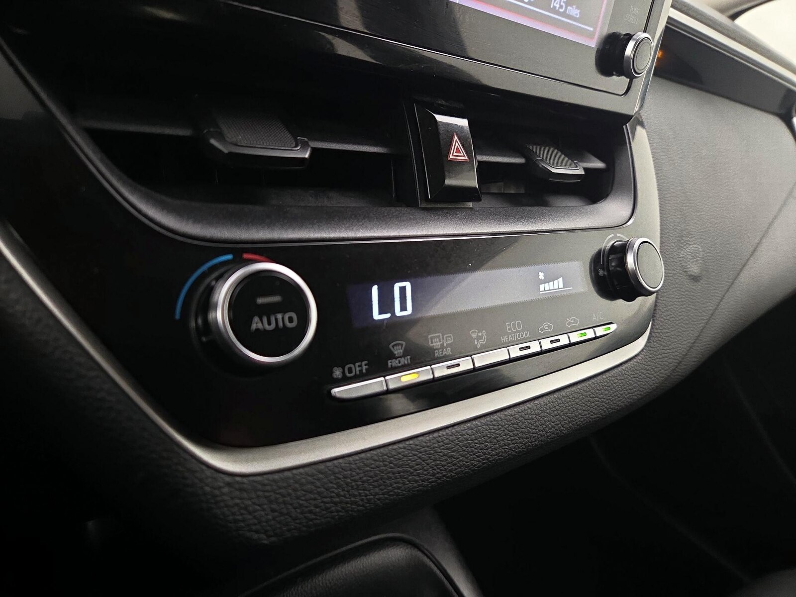 2020 Toyota Corolla LE - Photo 17