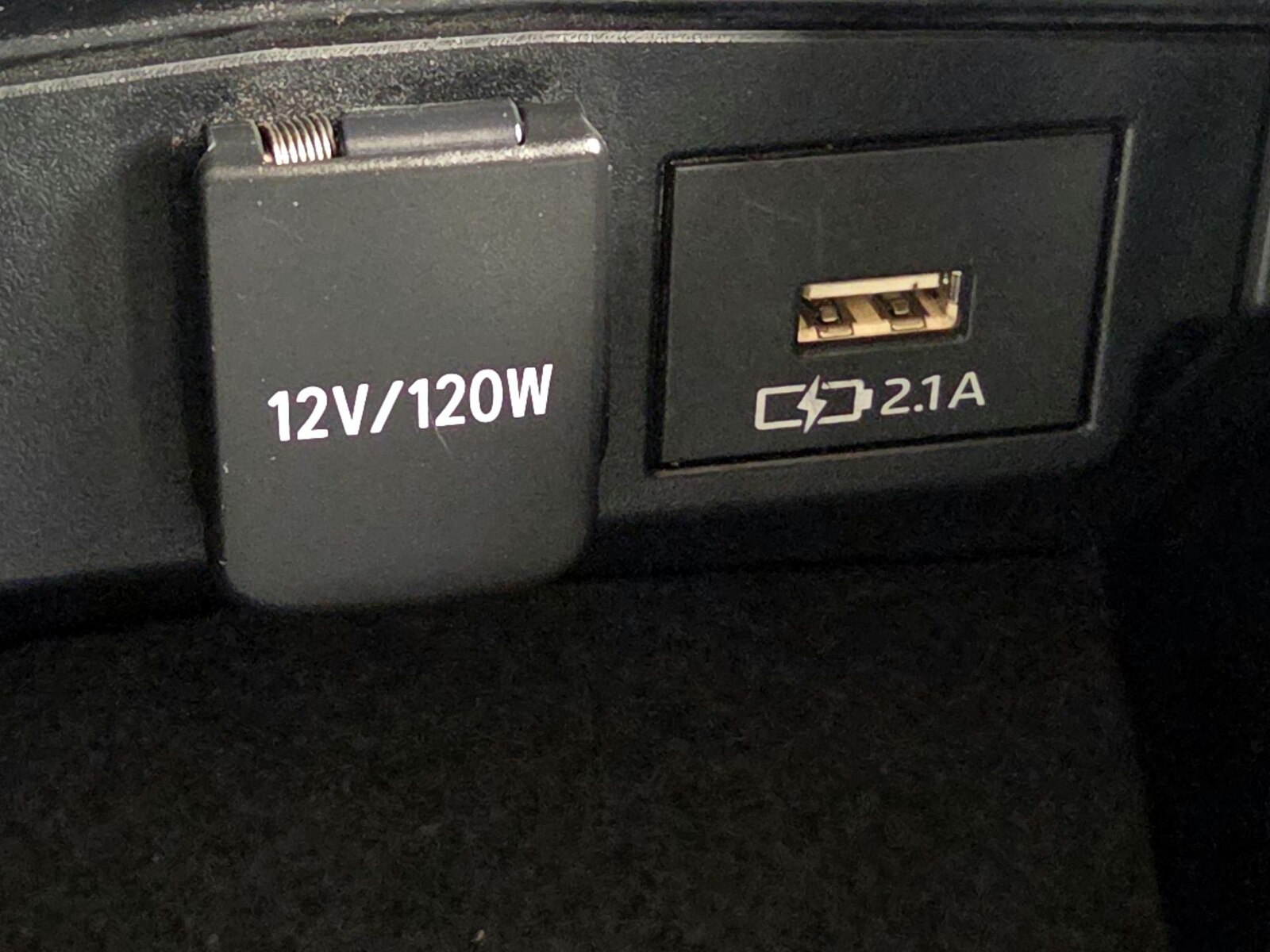 2020 Toyota Corolla LE - Photo 19