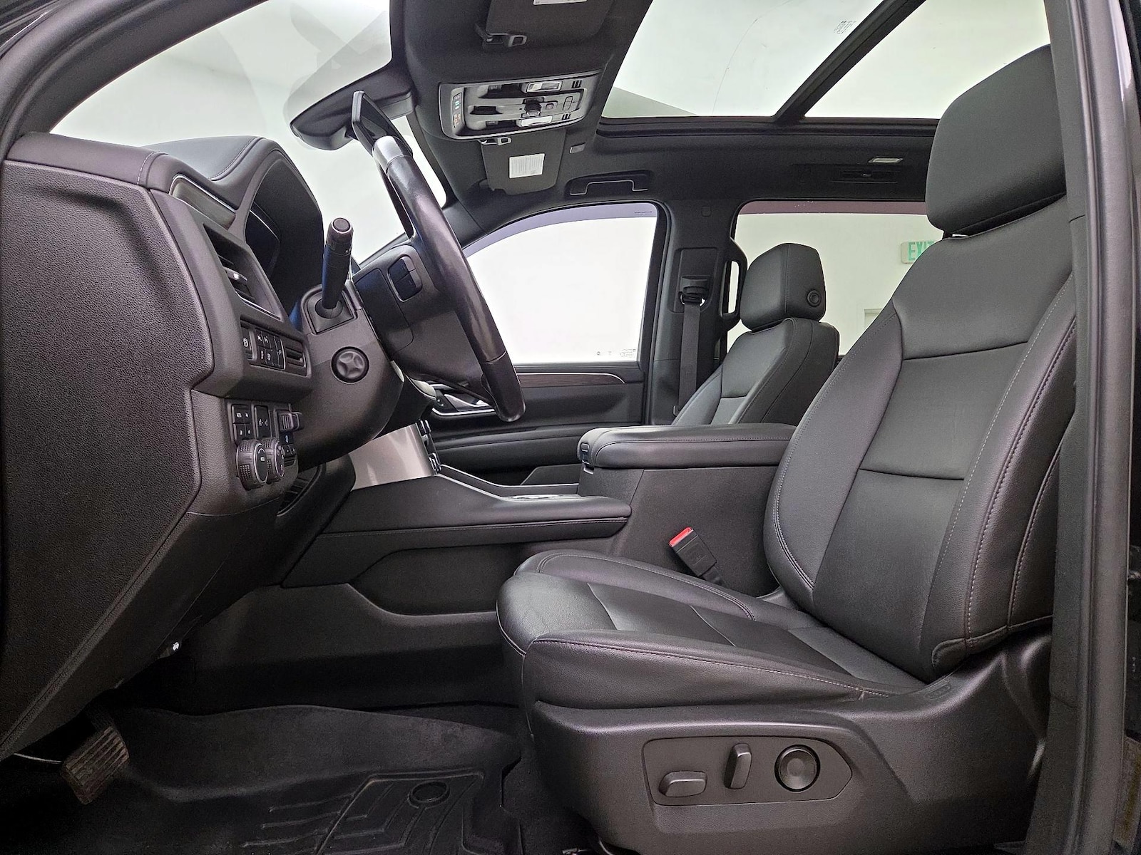 2022 Chevrolet Suburban LT - Photo 12