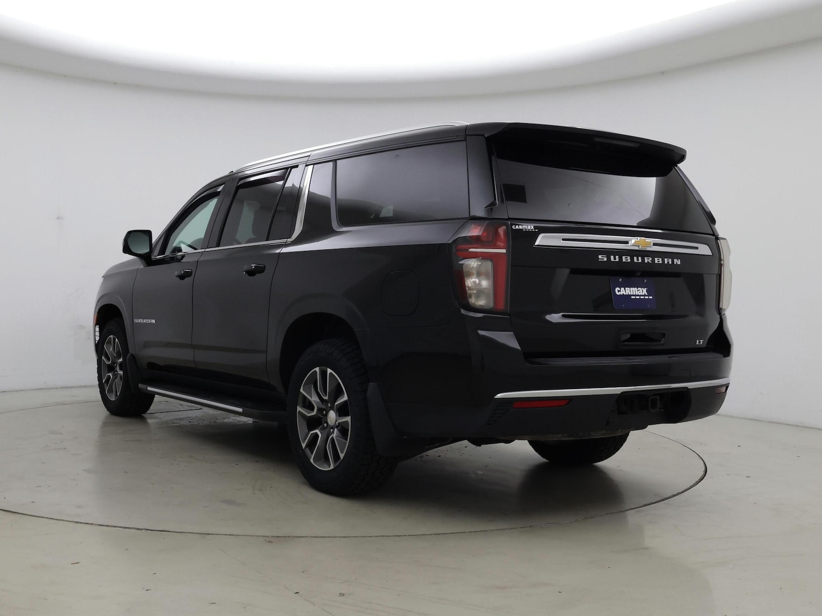 2022 Chevrolet Suburban LT - Photo 3