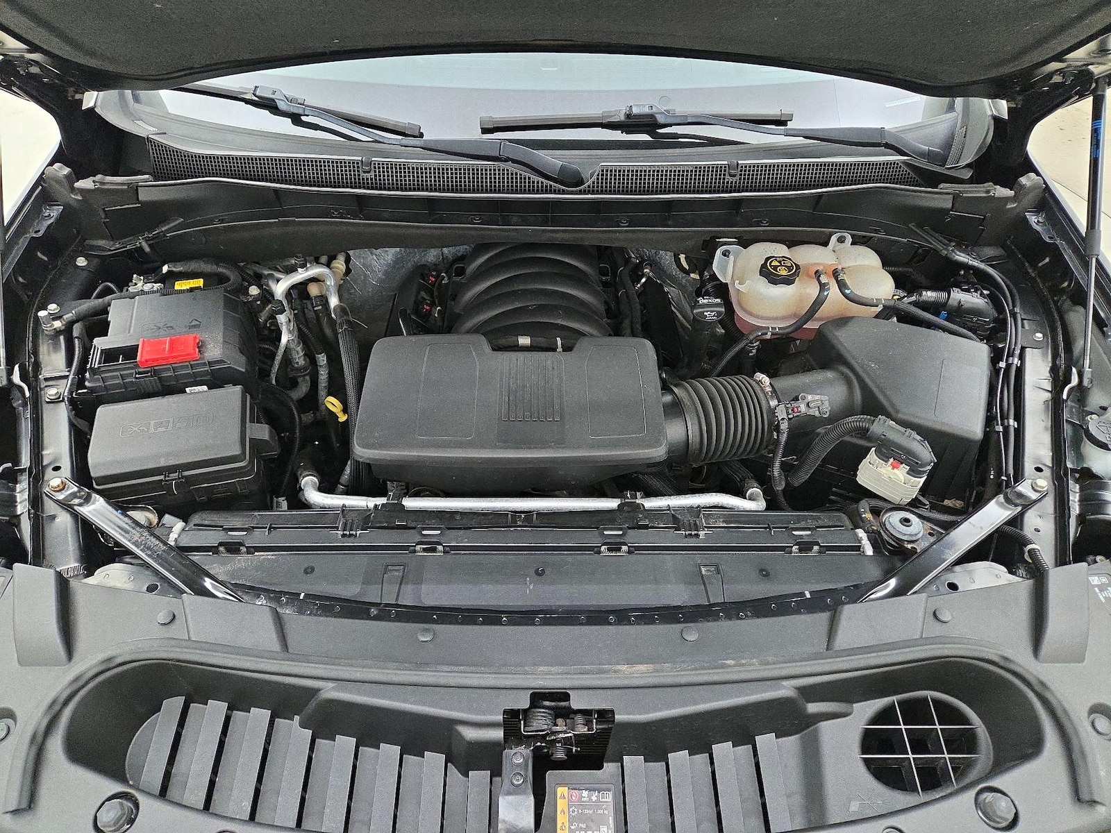 2022 Chevrolet Suburban LT - Photo 25