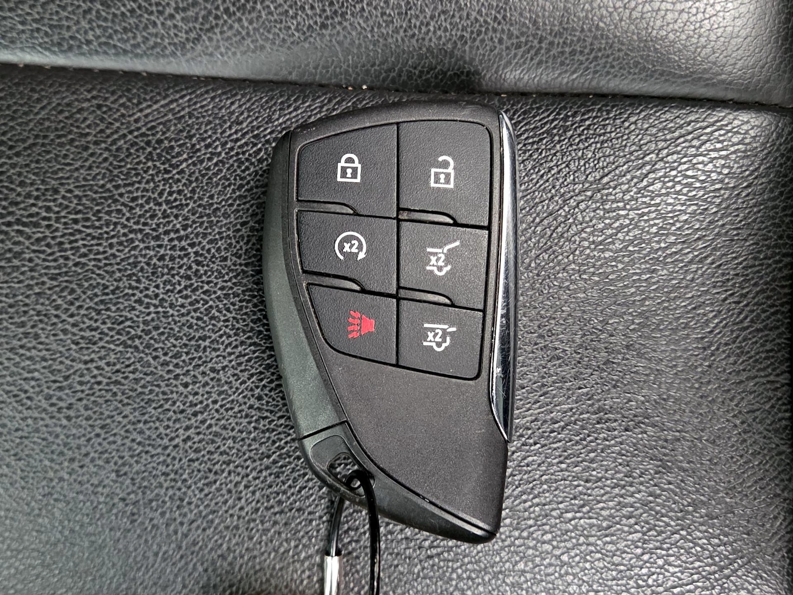 2022 Chevrolet Suburban LT - Photo 26
