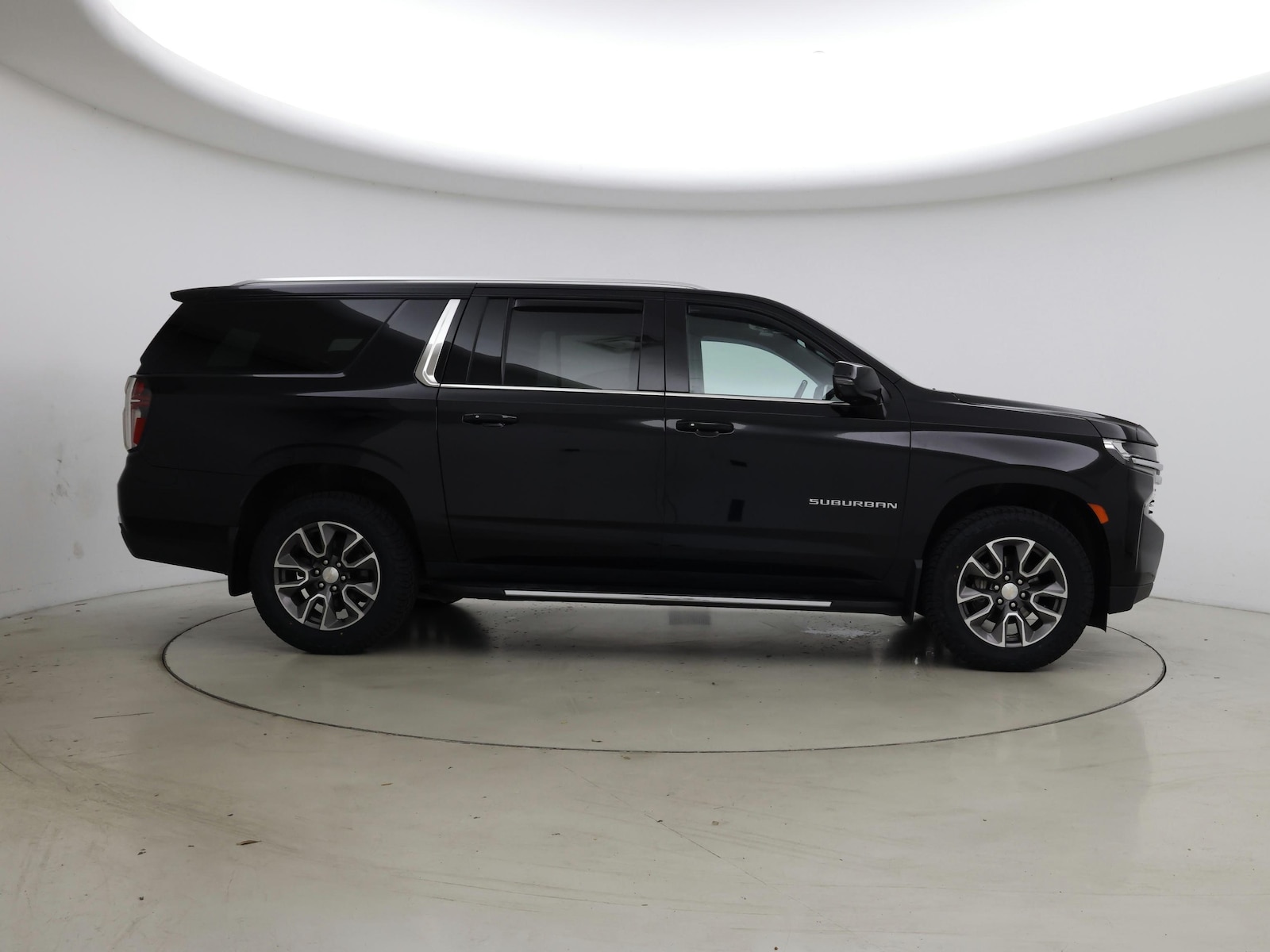 2022 Chevrolet Suburban LT - Photo 8