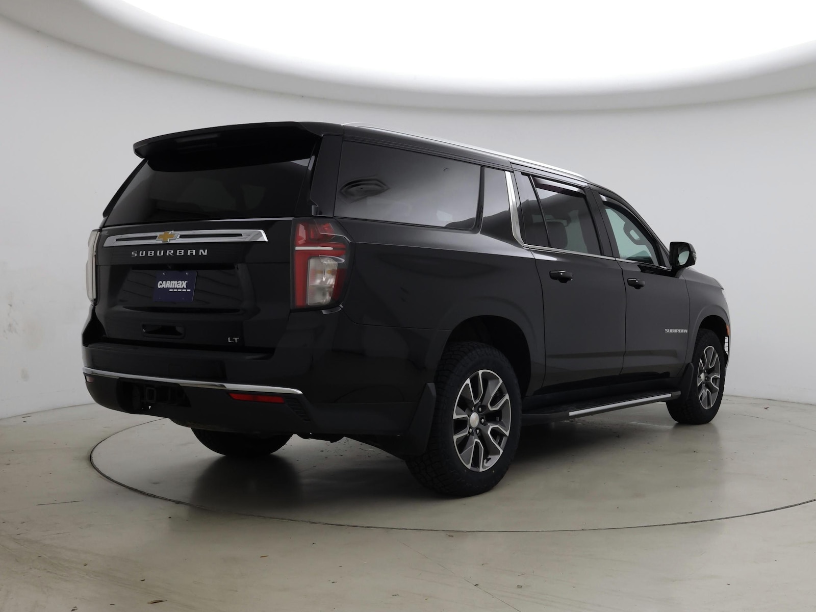 2022 Chevrolet Suburban LT - Photo 9