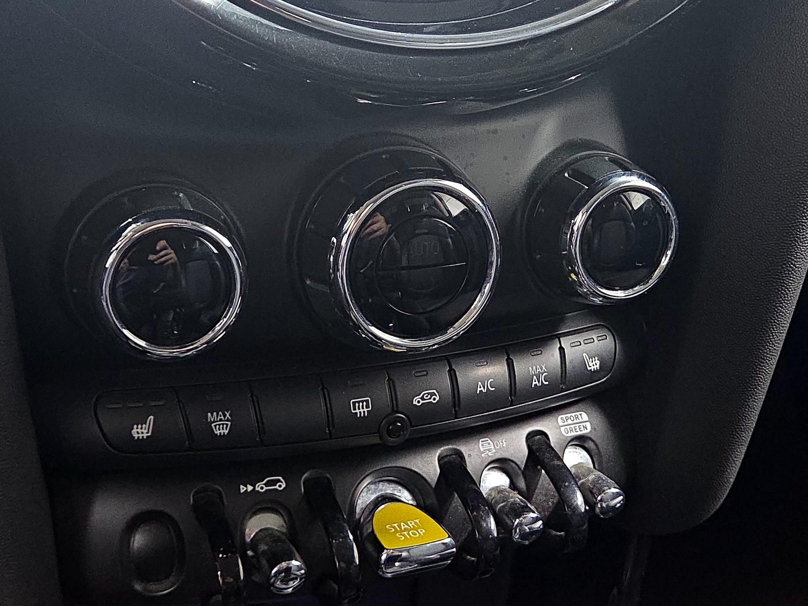 2023 MINI Hardtop 2 Door SE - Photo 16