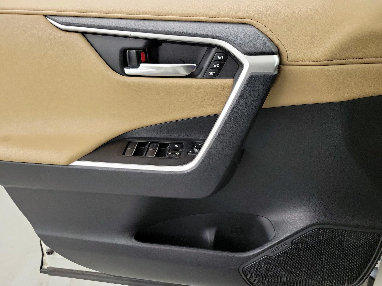 2021 Toyota RAV4 Limited - Photo 13