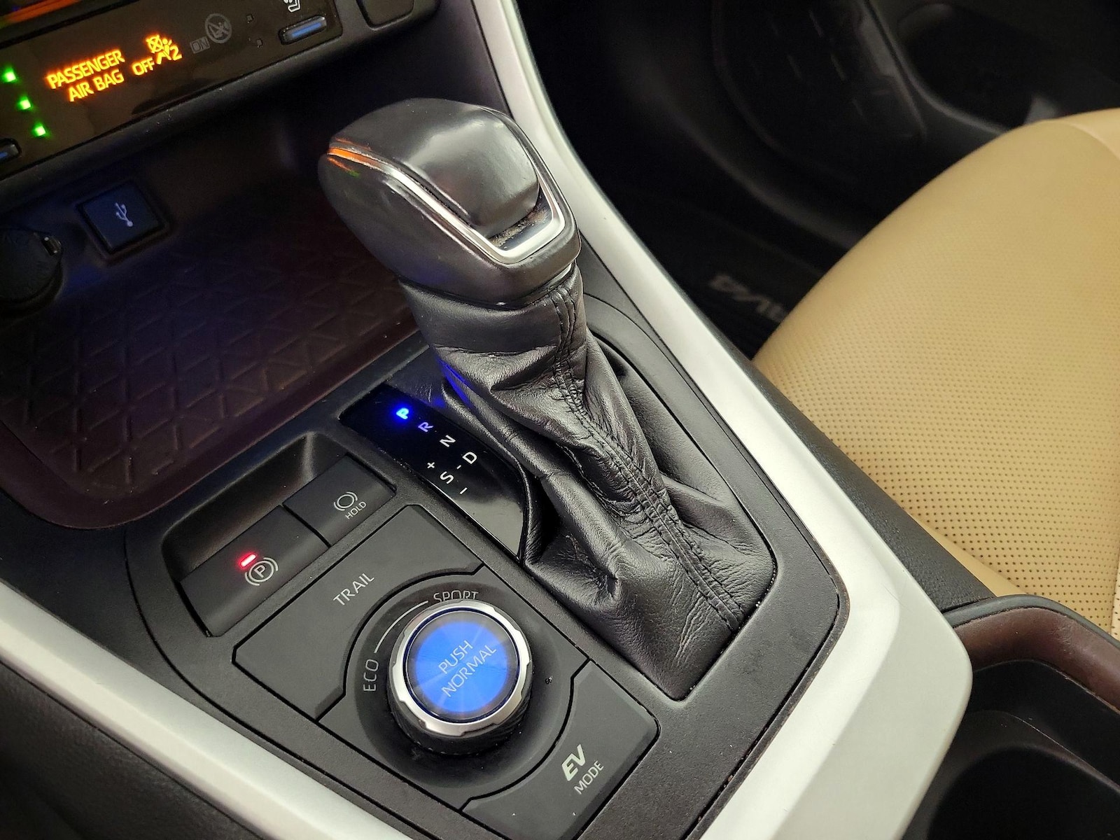 2021 Toyota RAV4 Limited - Photo 19