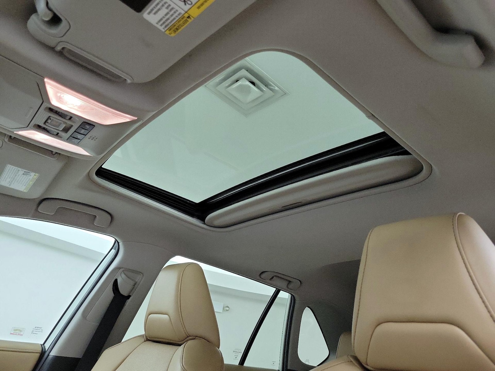 2021 Toyota RAV4 Limited - Photo 21