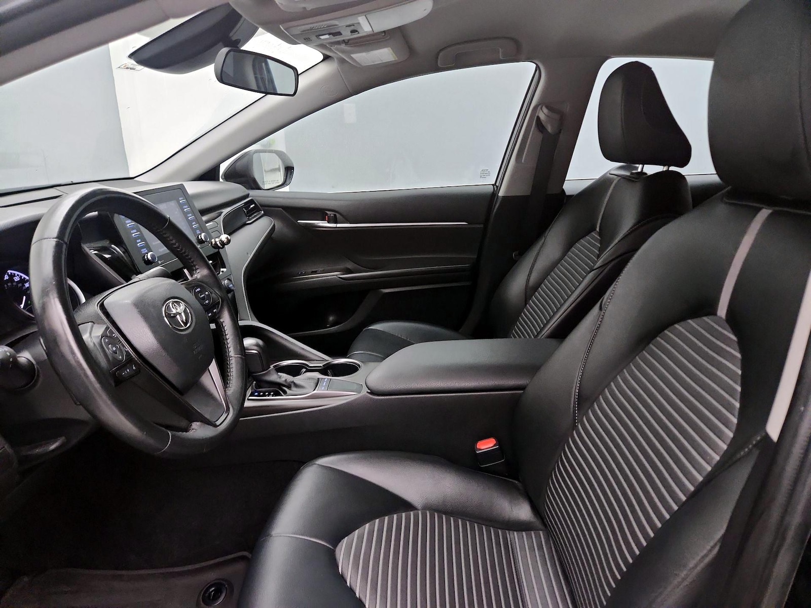 Power Seat(s) & Side Airbags