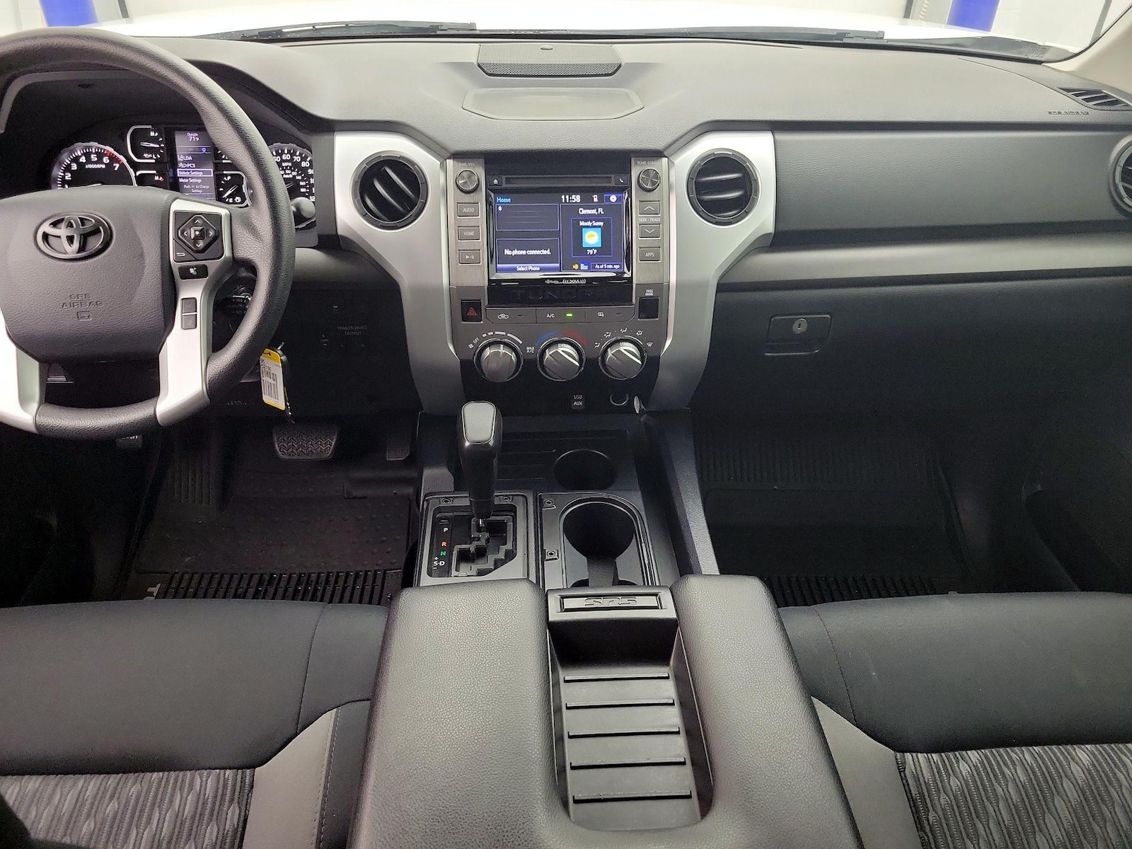 2019 Toyota Tundra SR5 - Photo 10