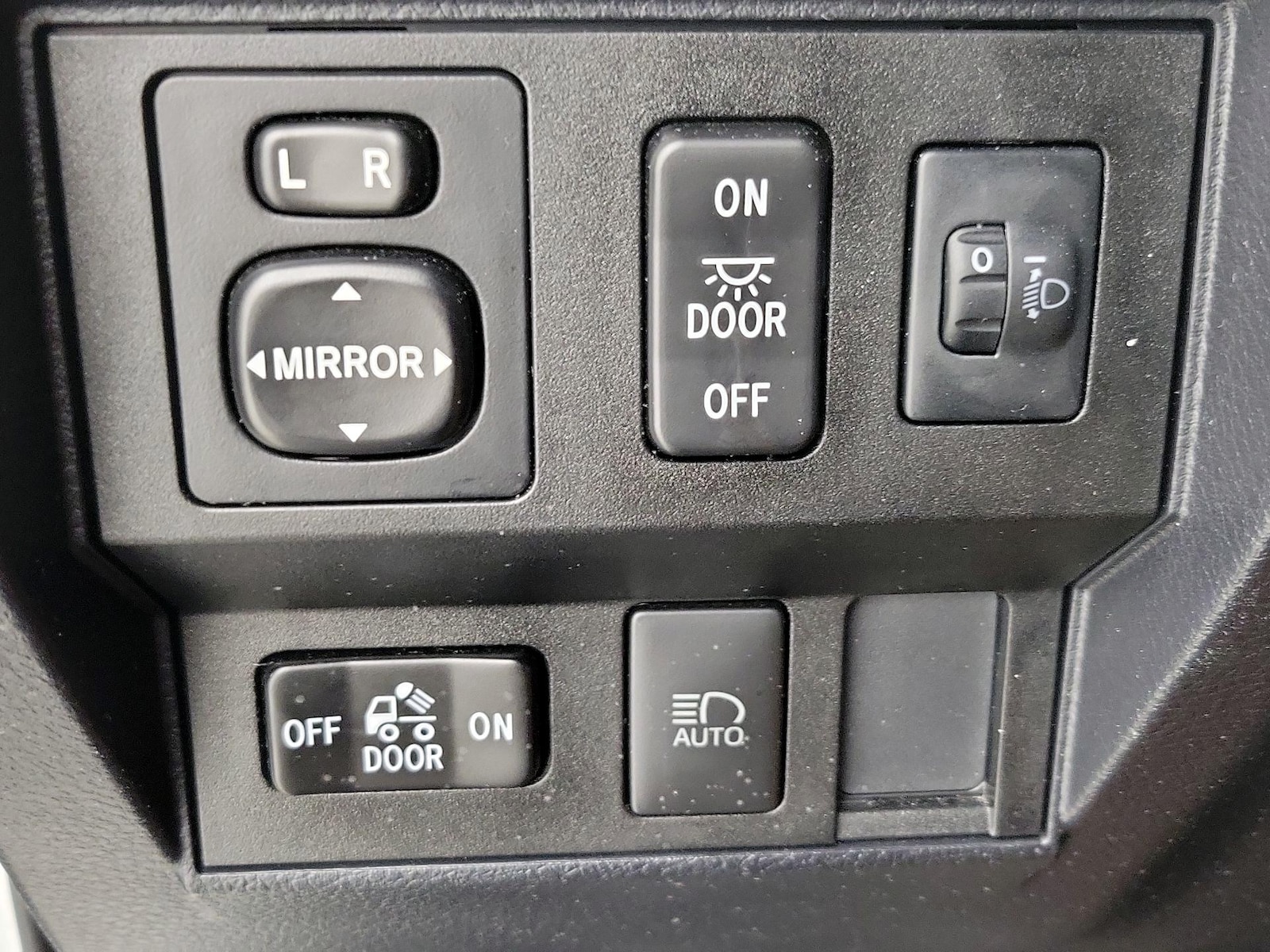 2019 Toyota Tundra SR5 - Photo 14