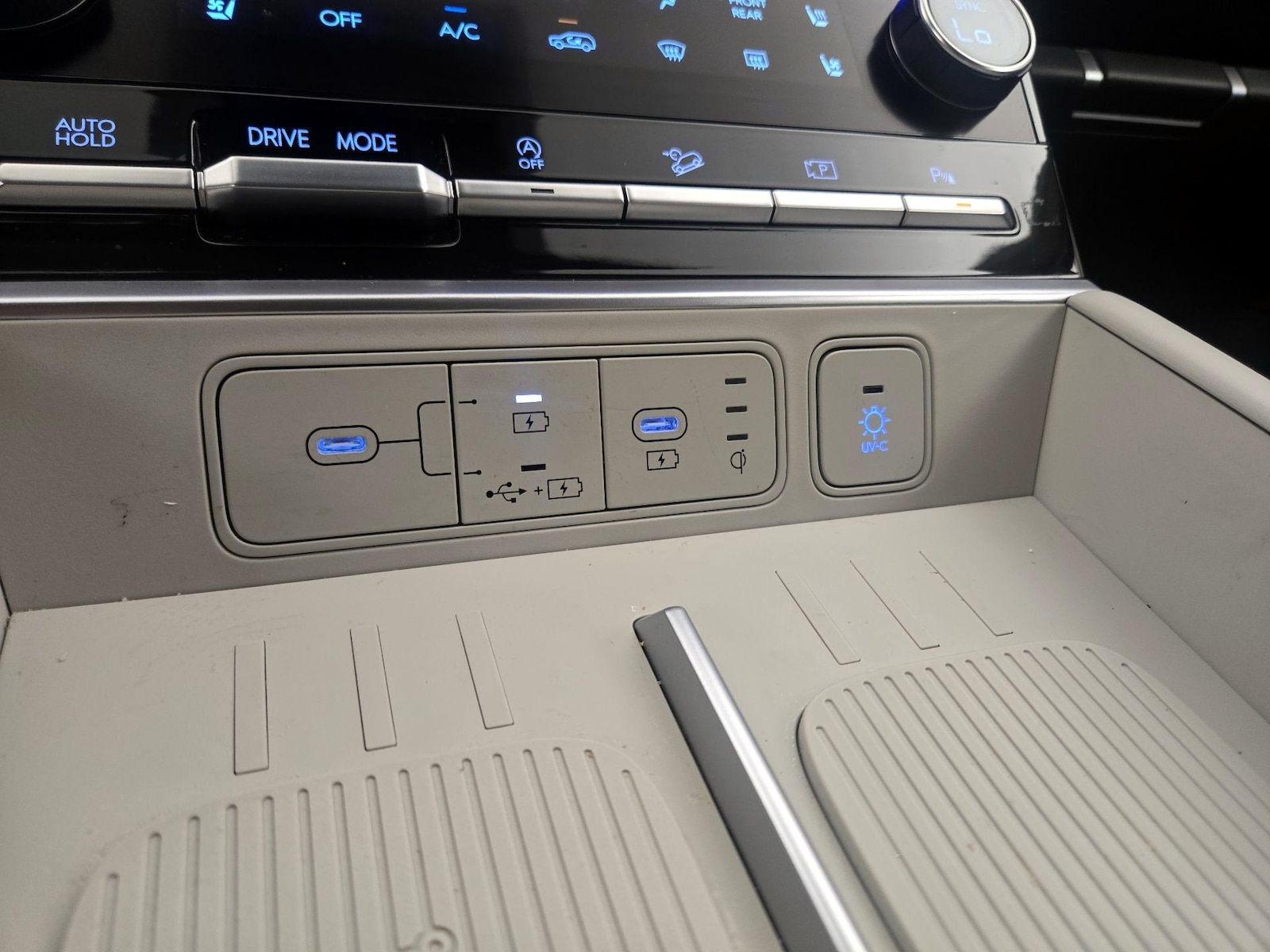 2024 Hyundai Santa Fe Limited - Photo 20