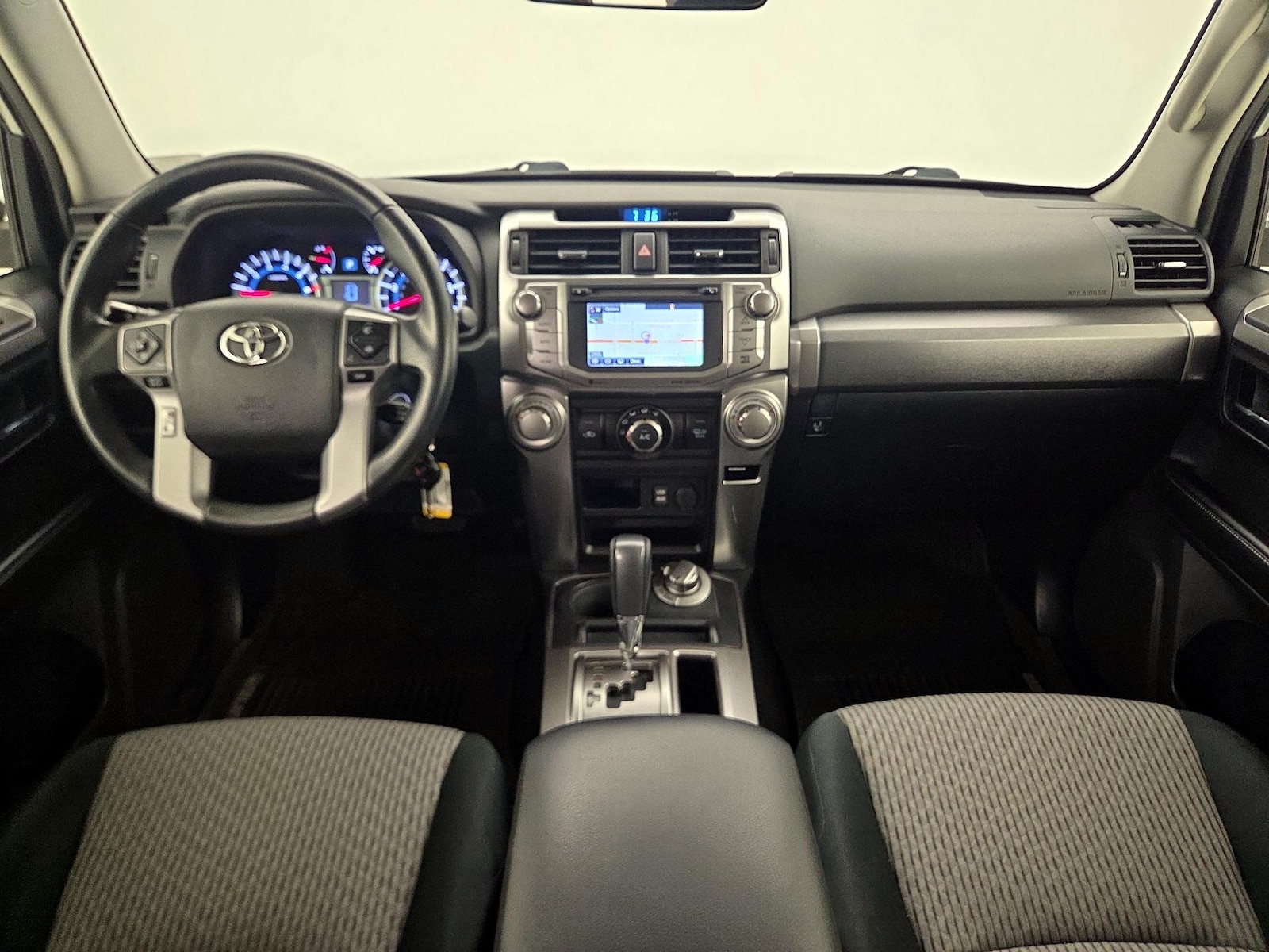 2018 Toyota 4Runner SR5 - Photo 10