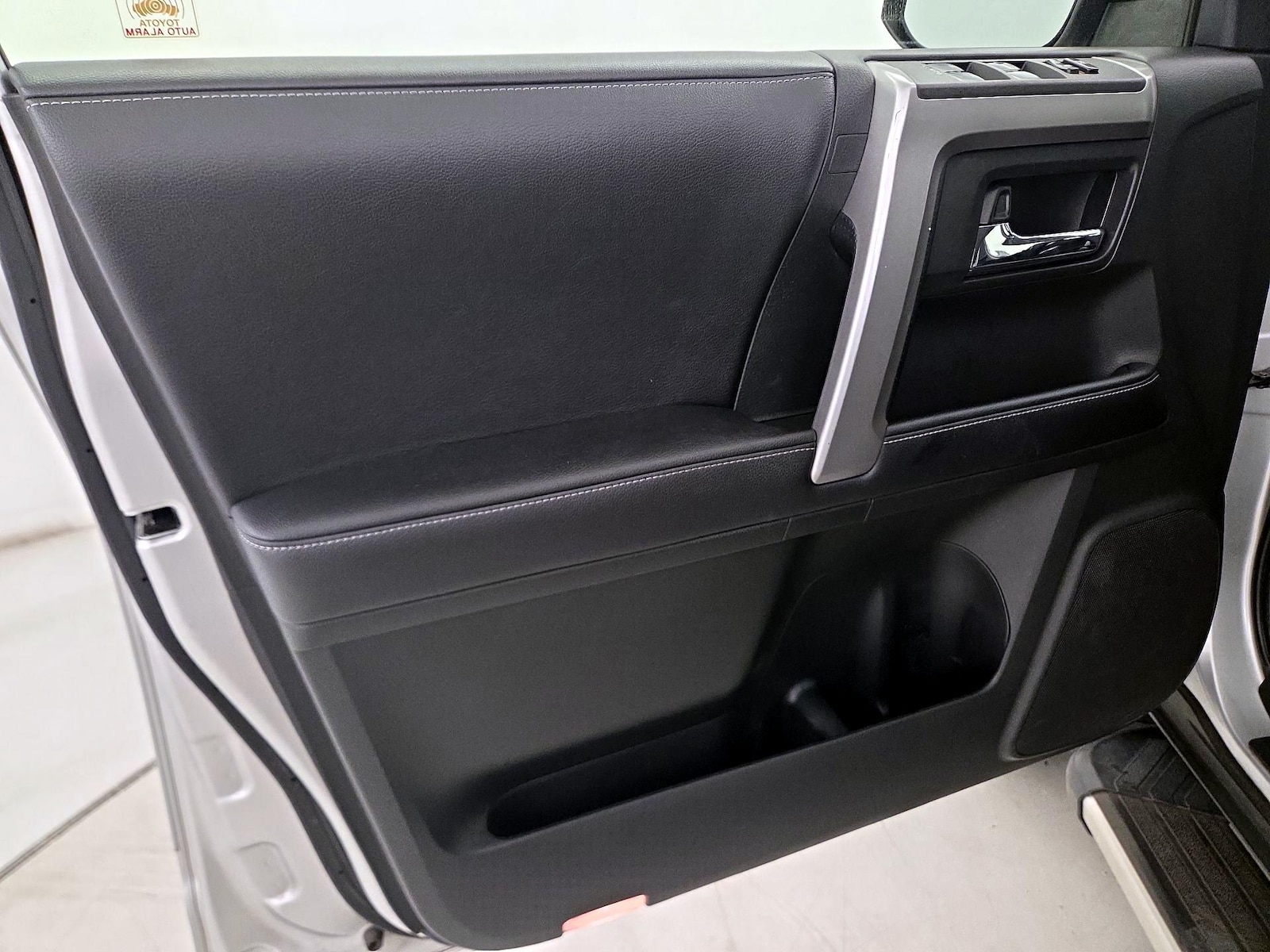 2018 Toyota 4Runner SR5 - Photo 13