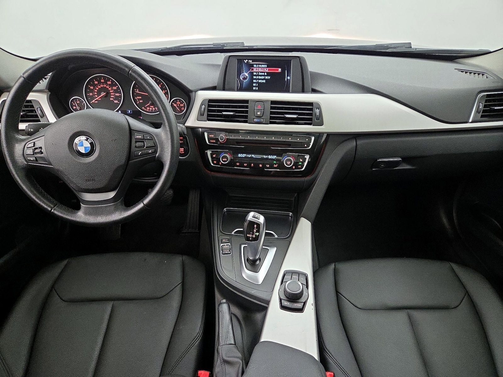 2017 BMW 3 Series 320i - Photo 10