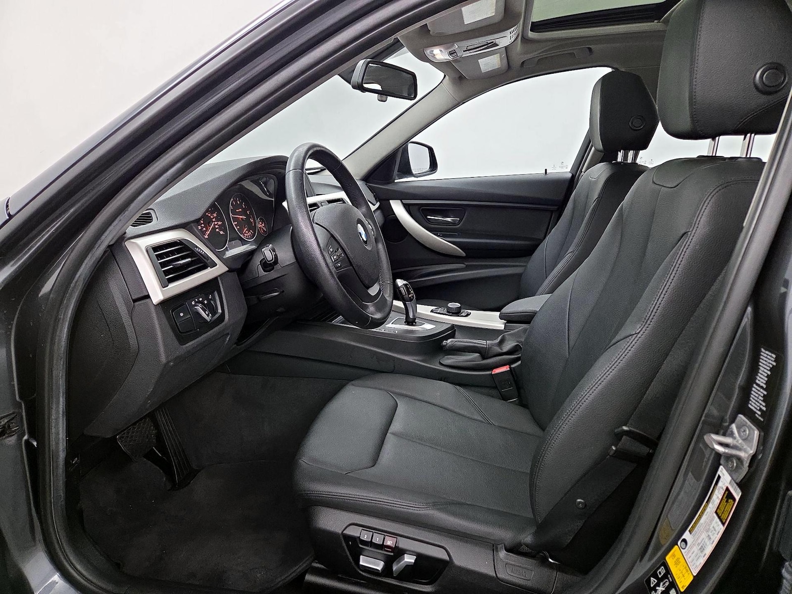 2017 BMW 3 Series 320i - Photo 12