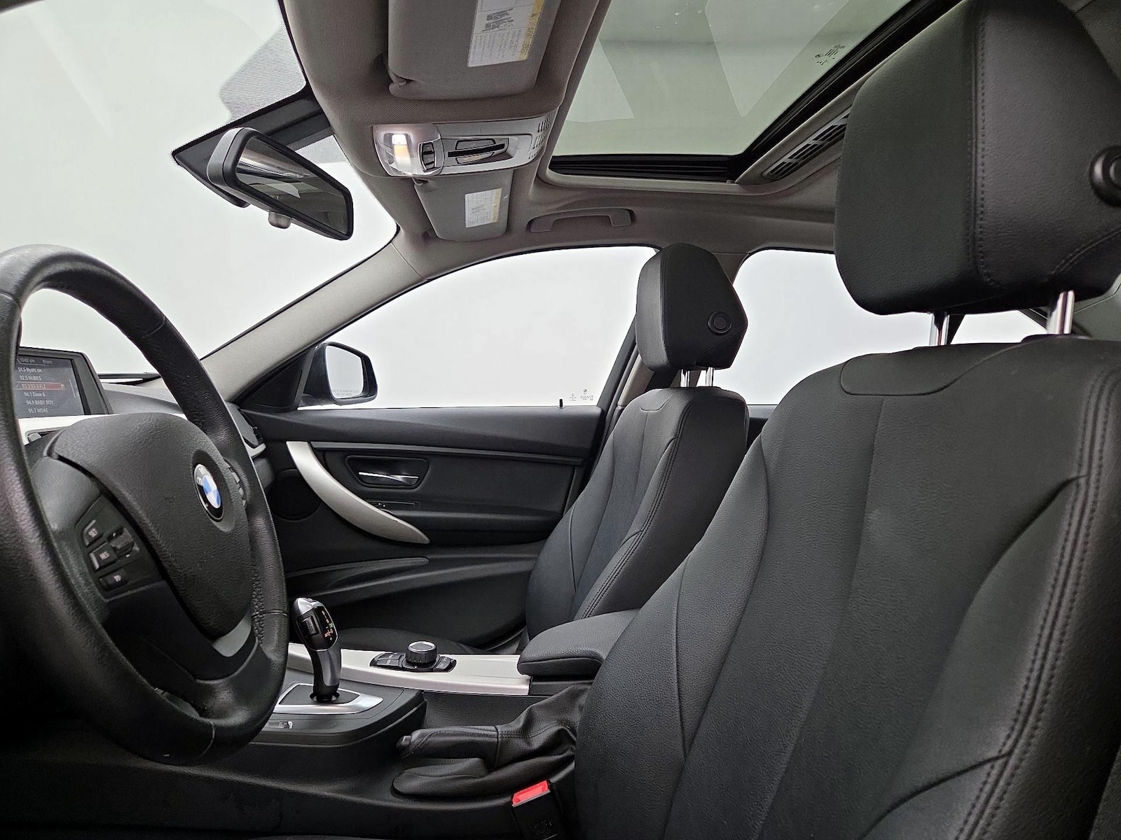2017 BMW 3 Series 320i - Photo 19