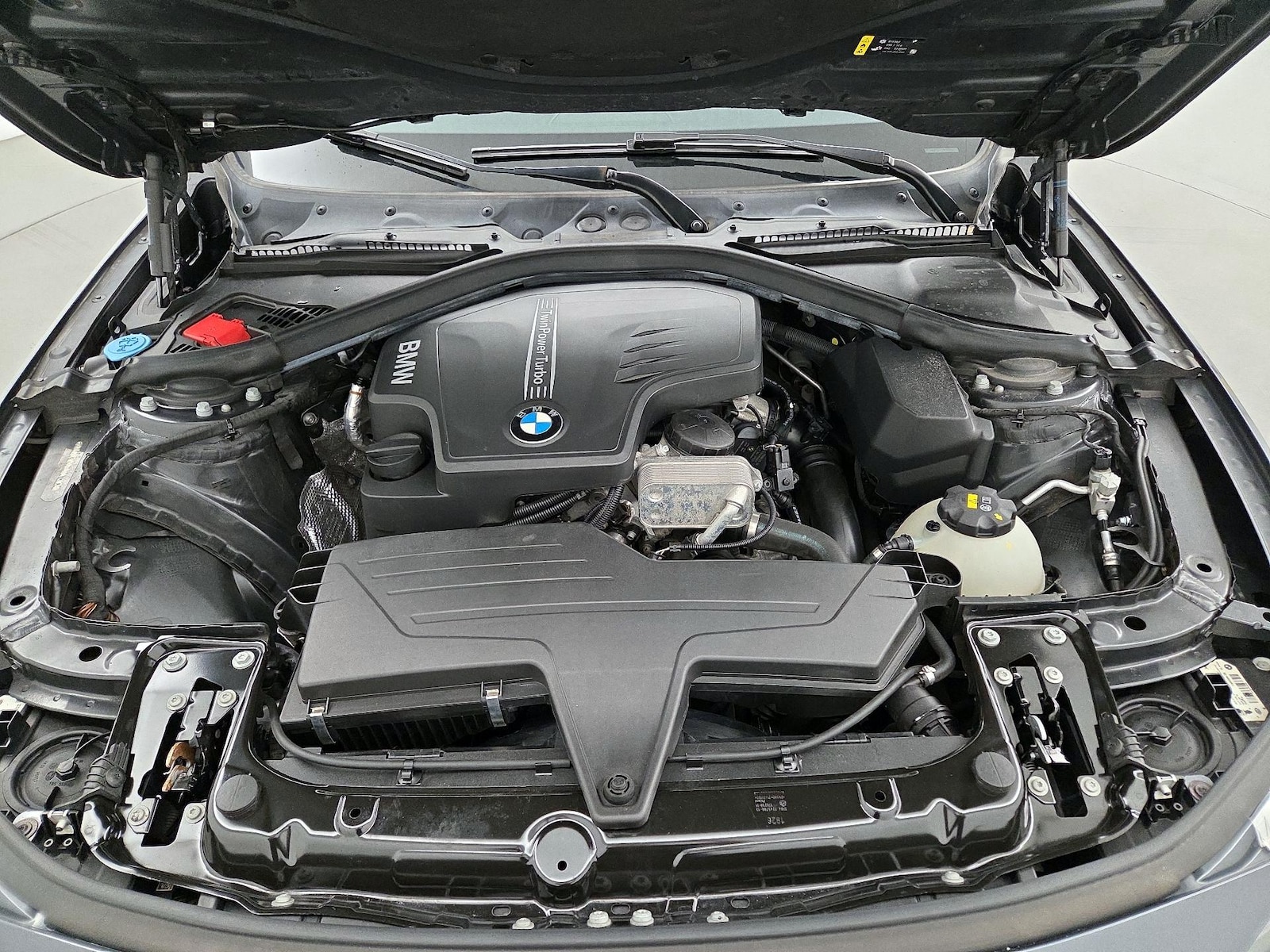2017 BMW 3 Series 320i - Photo 22