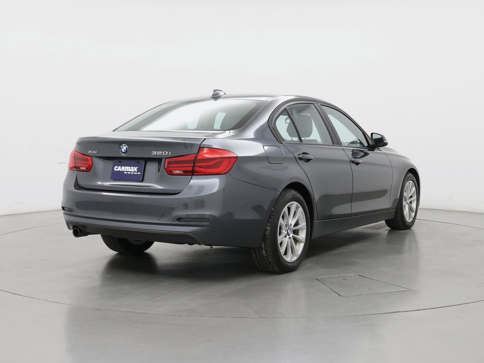 2017 BMW 3 Series 320i - Photo 9