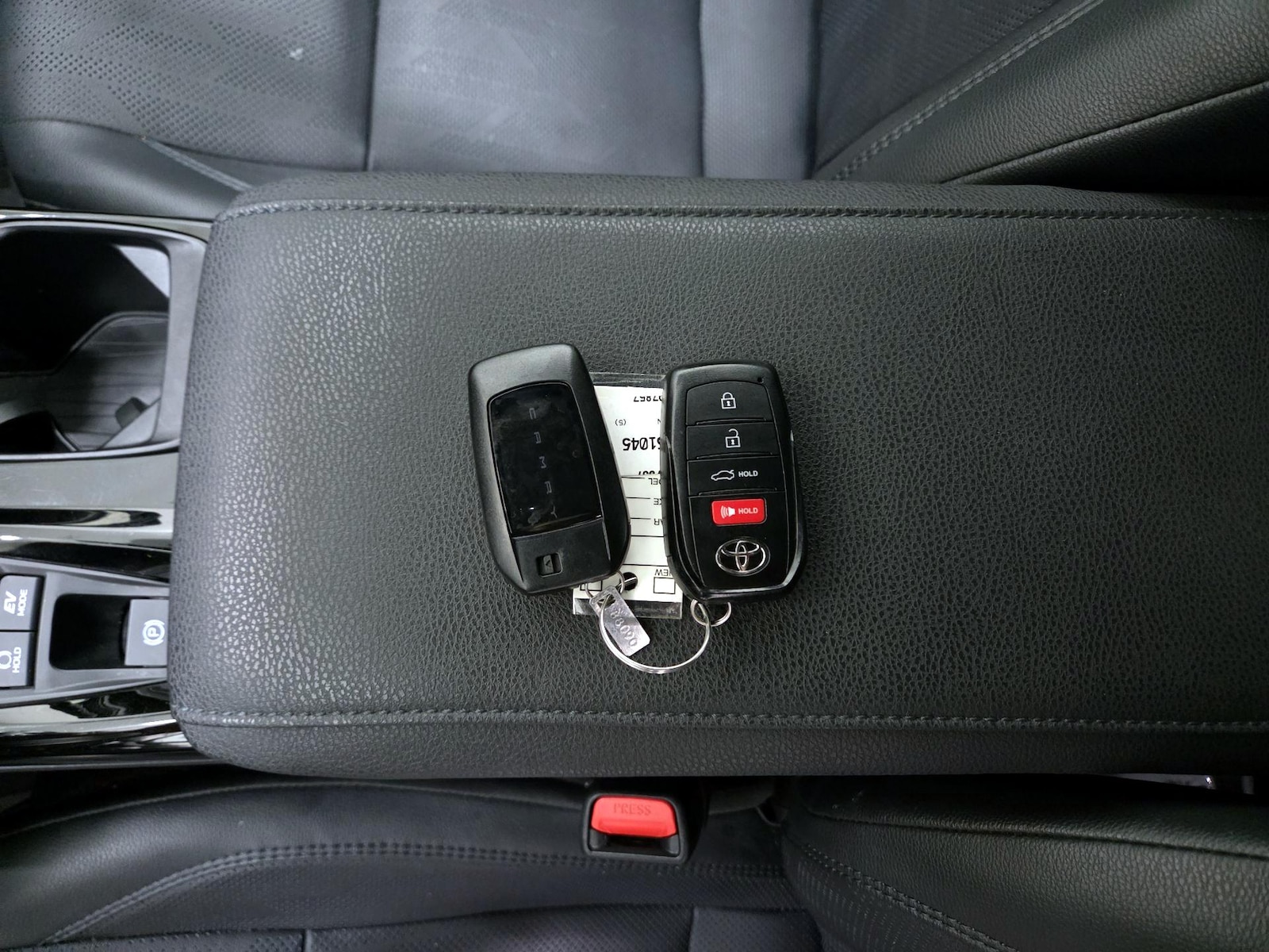 2025 Toyota Camry XSE - Photo 24
