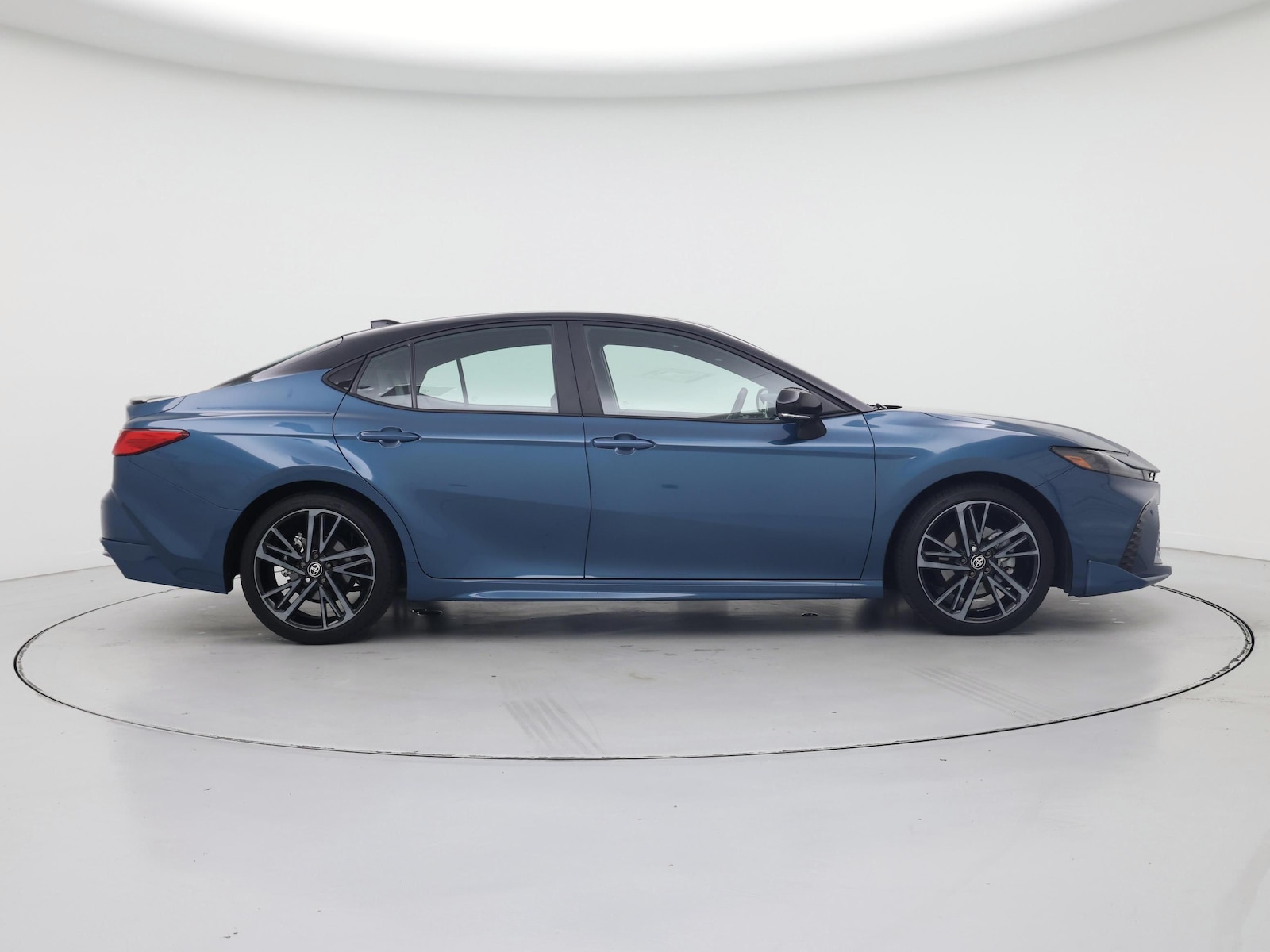 2025 Toyota Camry XSE - Photo 8