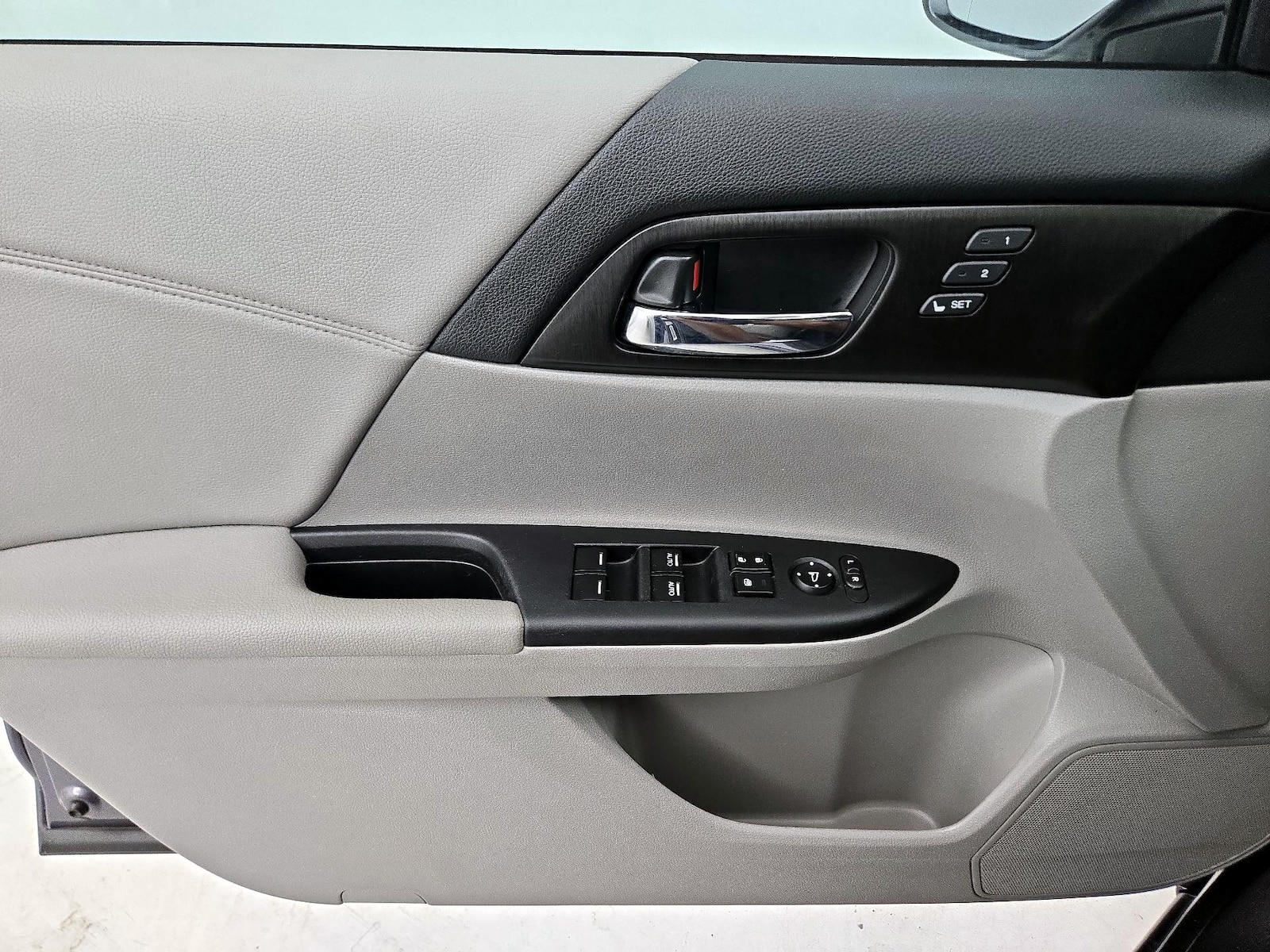 2015 Honda Accord EX-L - Photo 13