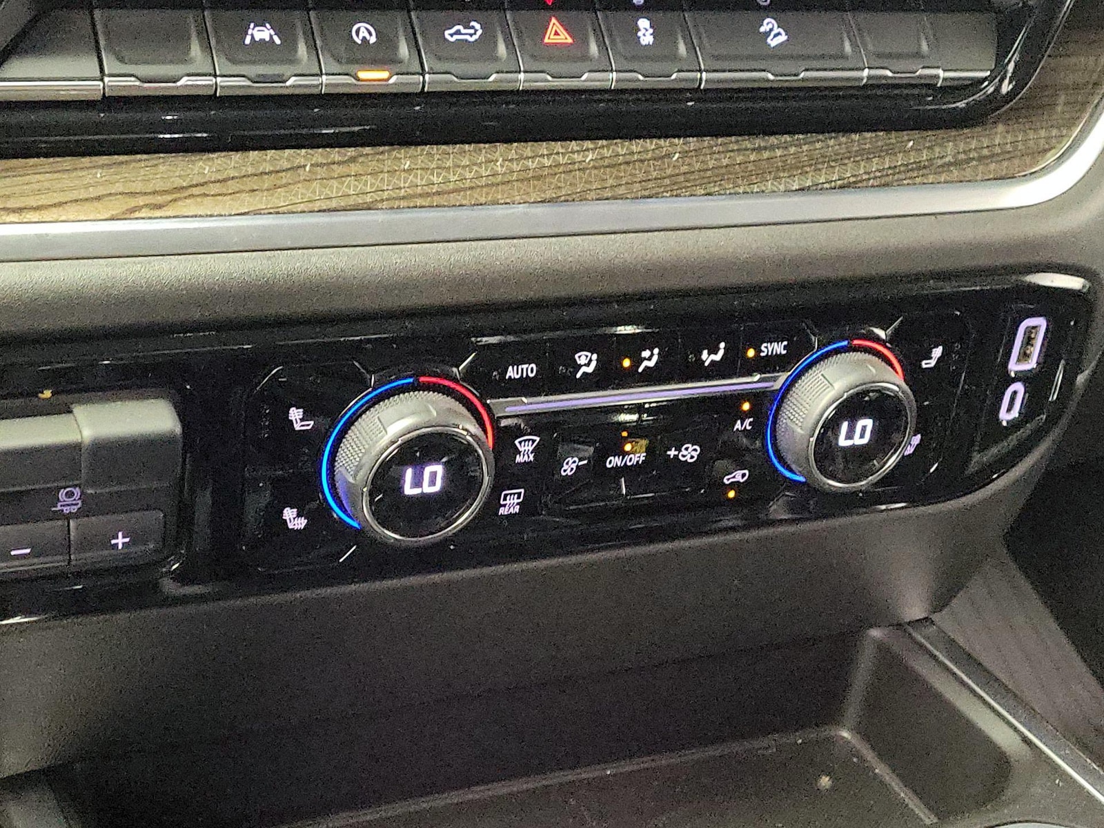 2024 Chevrolet Silverado 1500 RST - Photo 17