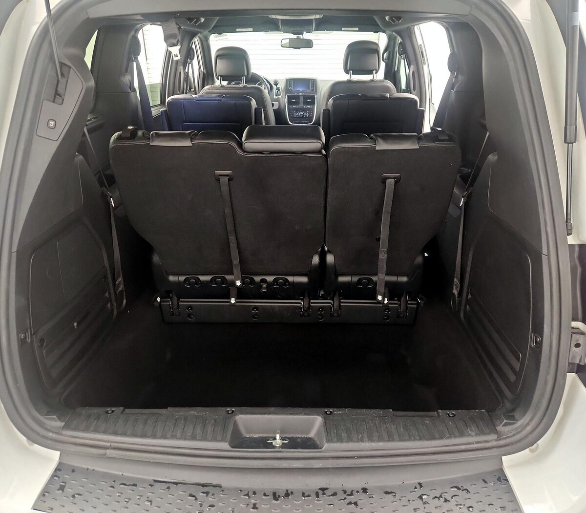 Trunk/Cargo (Seats Up)