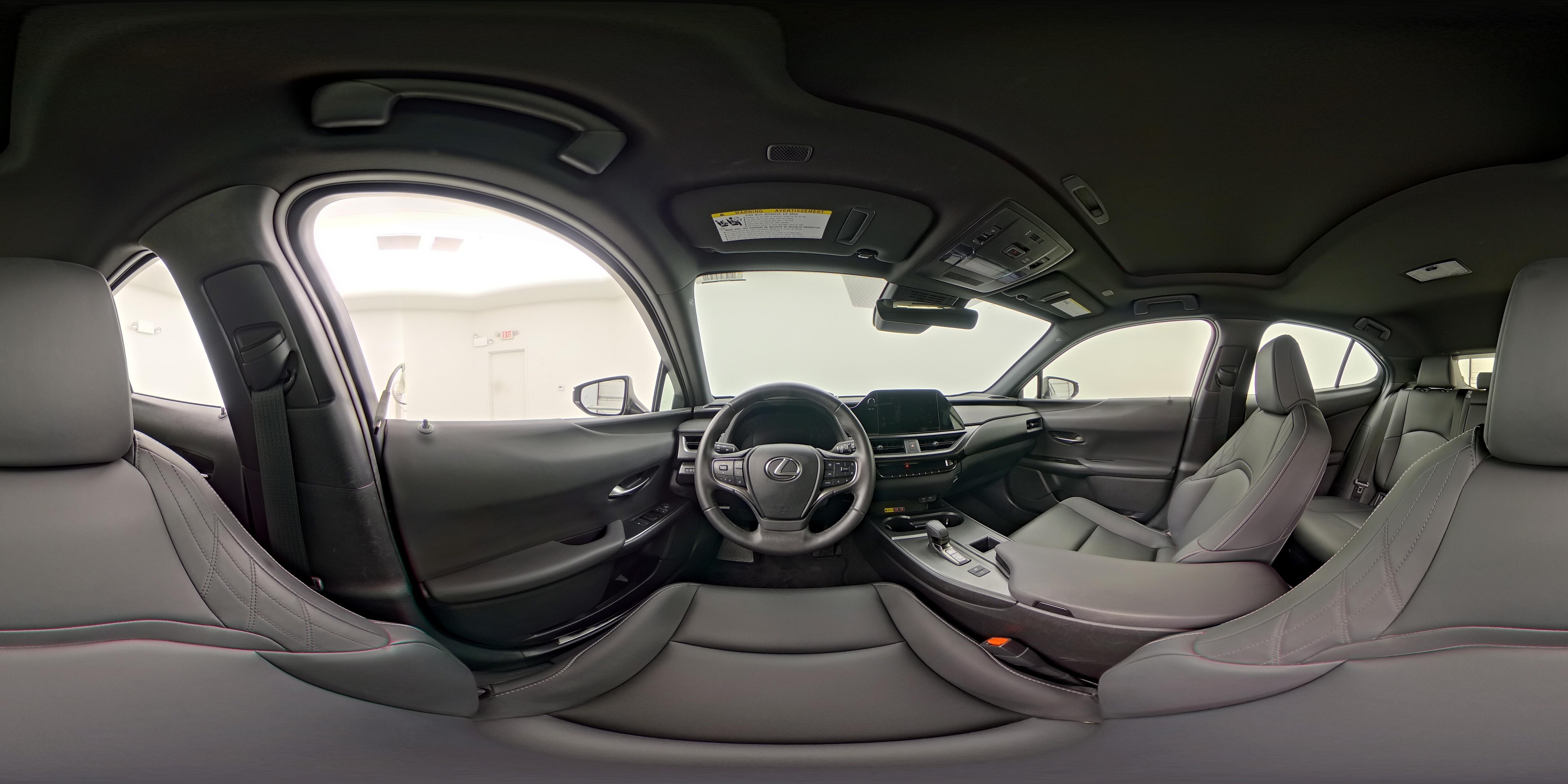 2025 Lexus UX Hybrid 300h - Photo 27