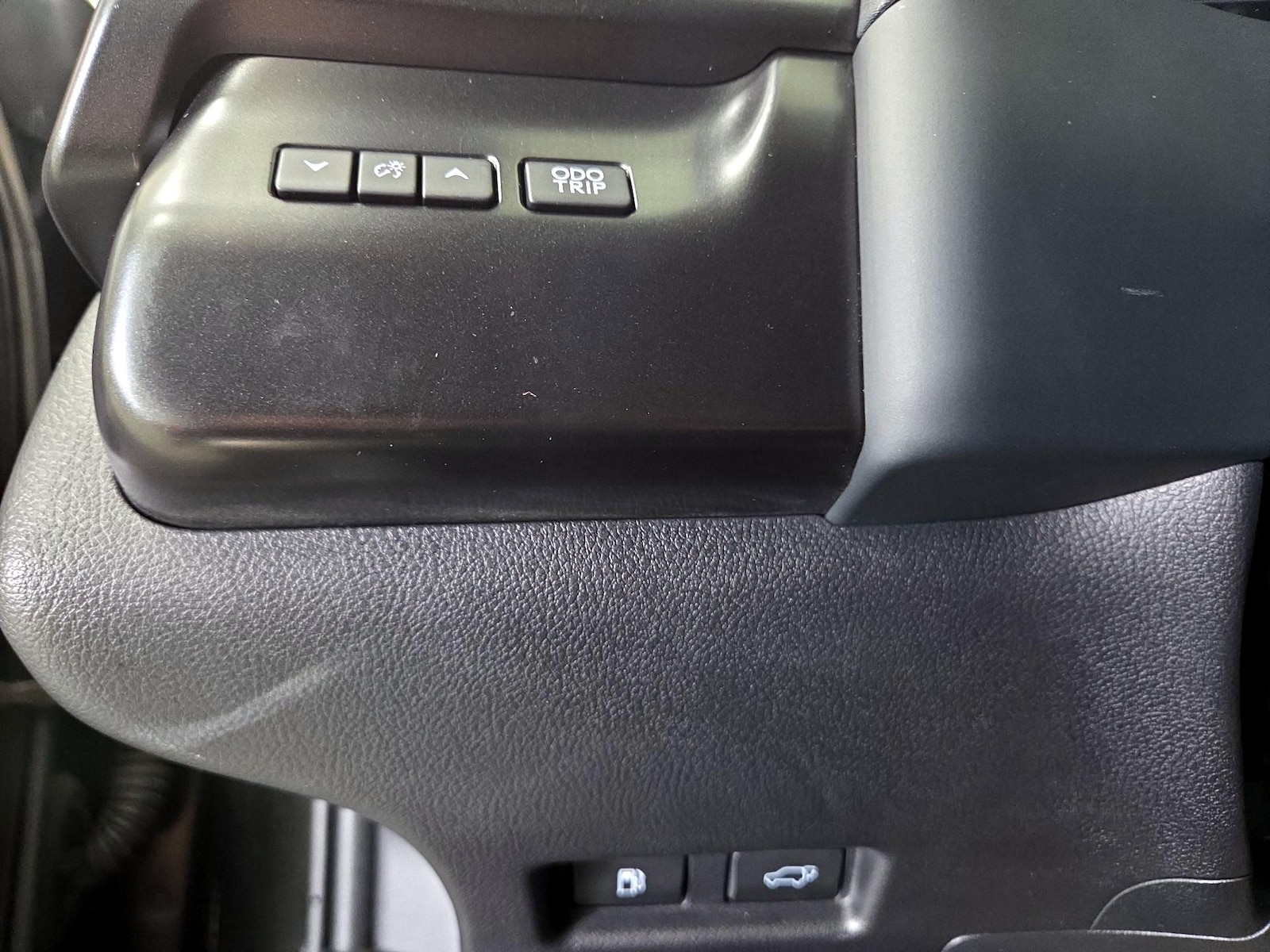 2025 Lexus UX Hybrid 300h - Photo 14