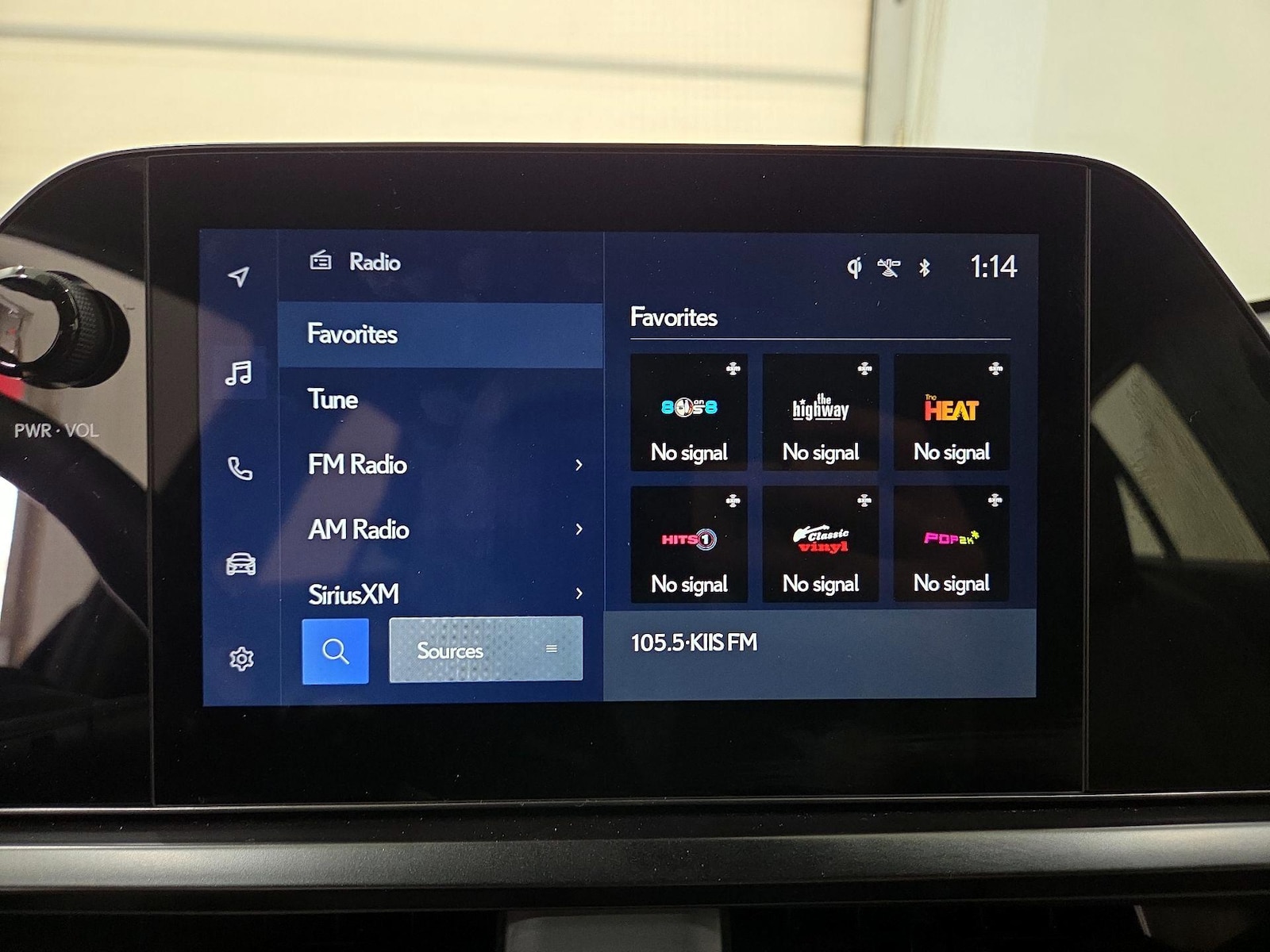 2025 Lexus UX Hybrid 300h - Photo 16