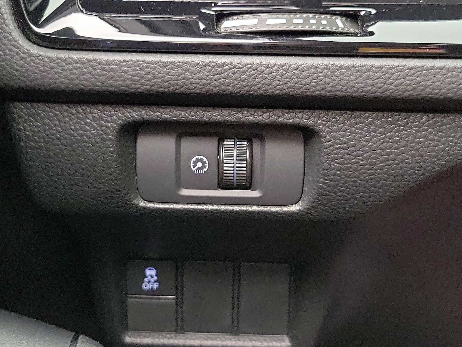 2025 Honda Civic Hatchback Sport - Photo 5