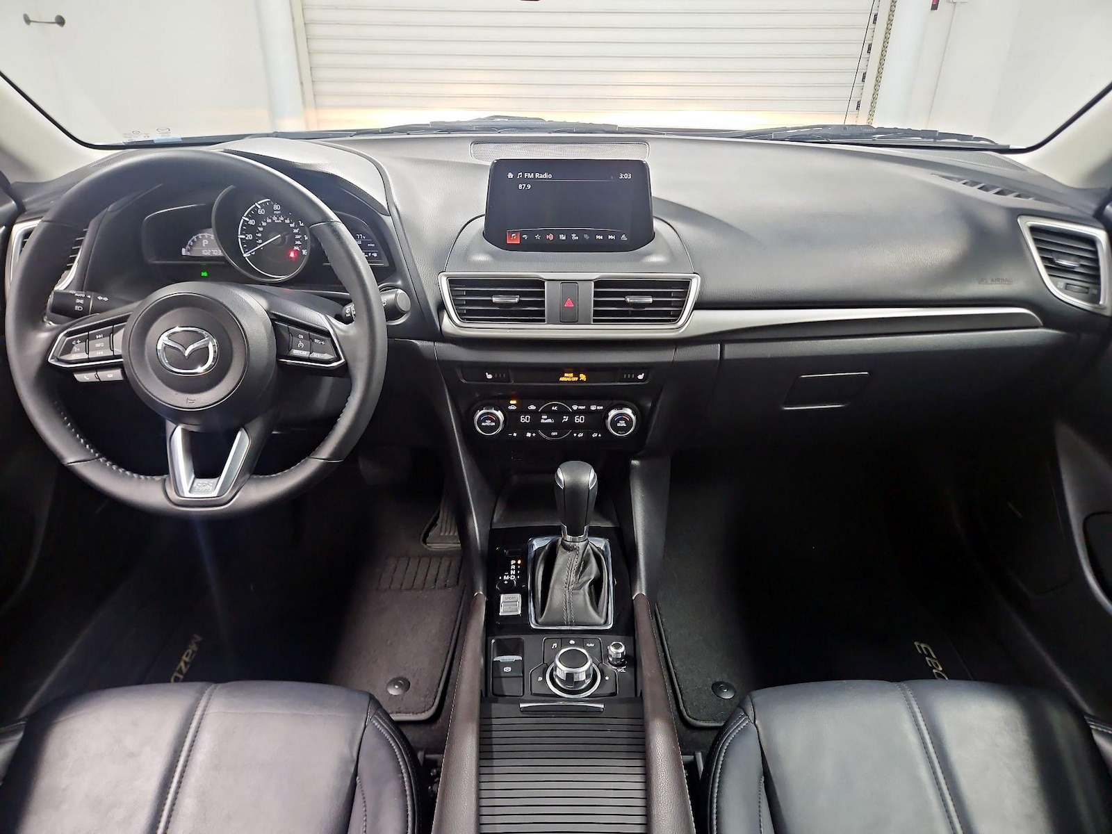 2018 Mazda Mazda3 Touring - Photo 10