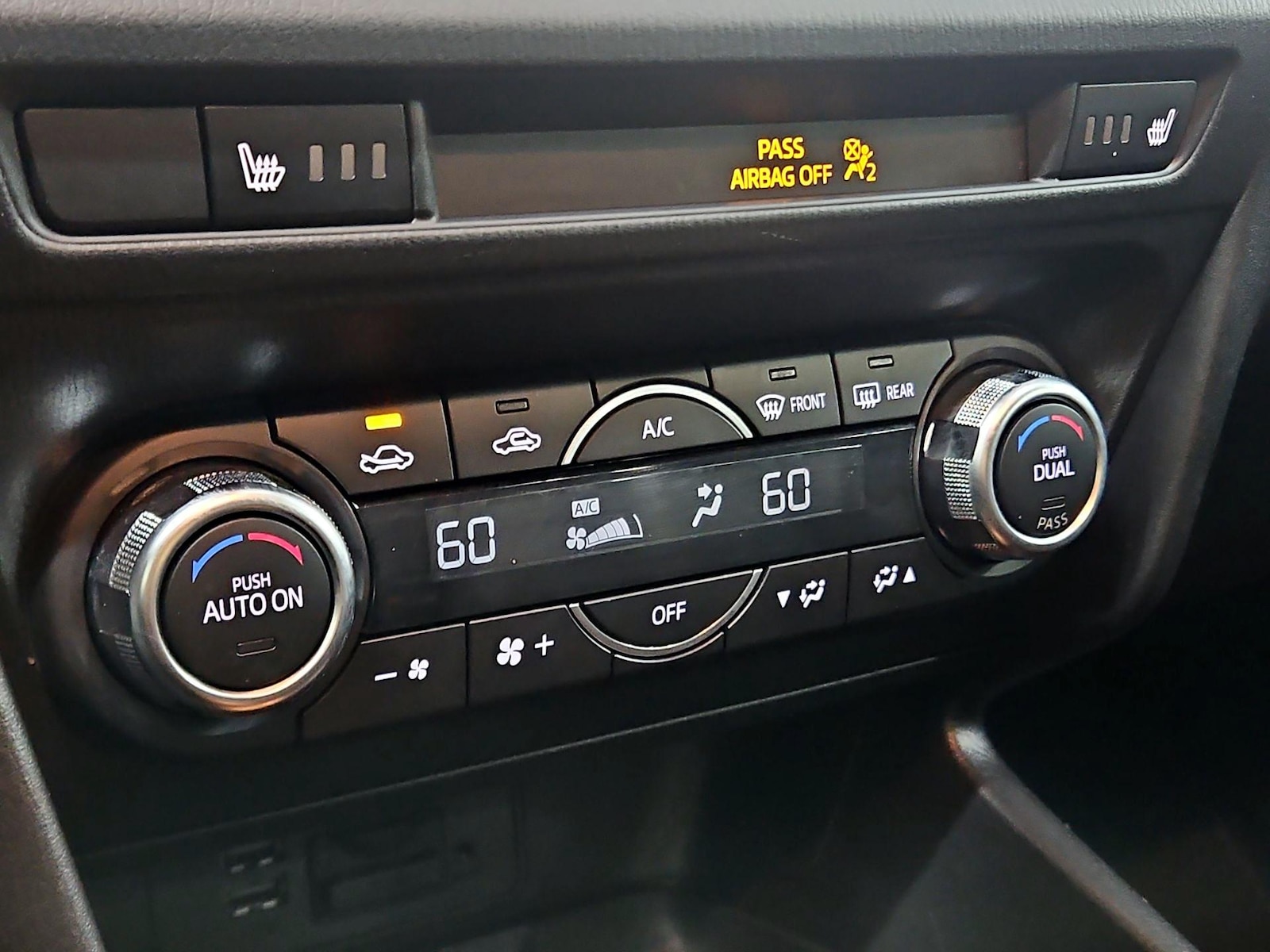 2018 Mazda Mazda3 Touring - Photo 17