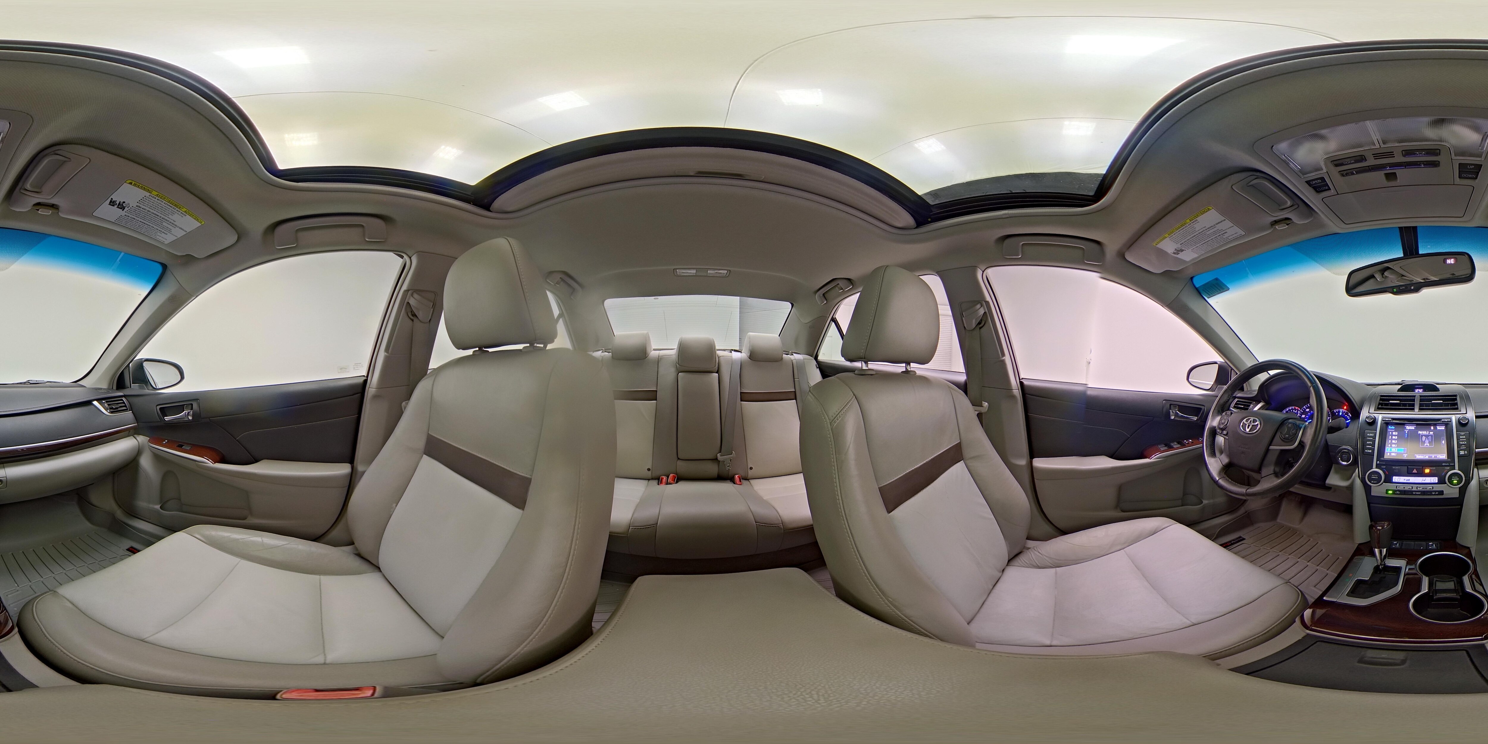2014 Toyota Camry XLE - Photo 25