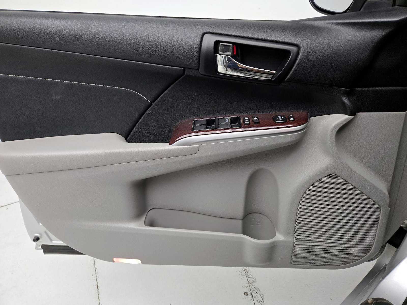 2014 Toyota Camry XLE - Photo 13