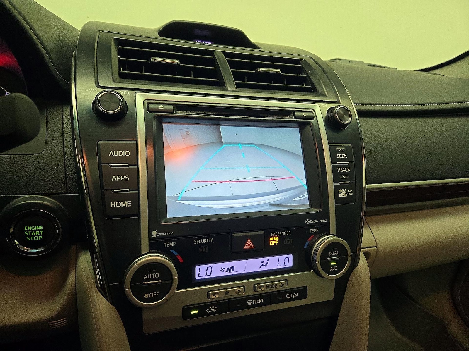 2014 Toyota Camry XLE - Photo 15