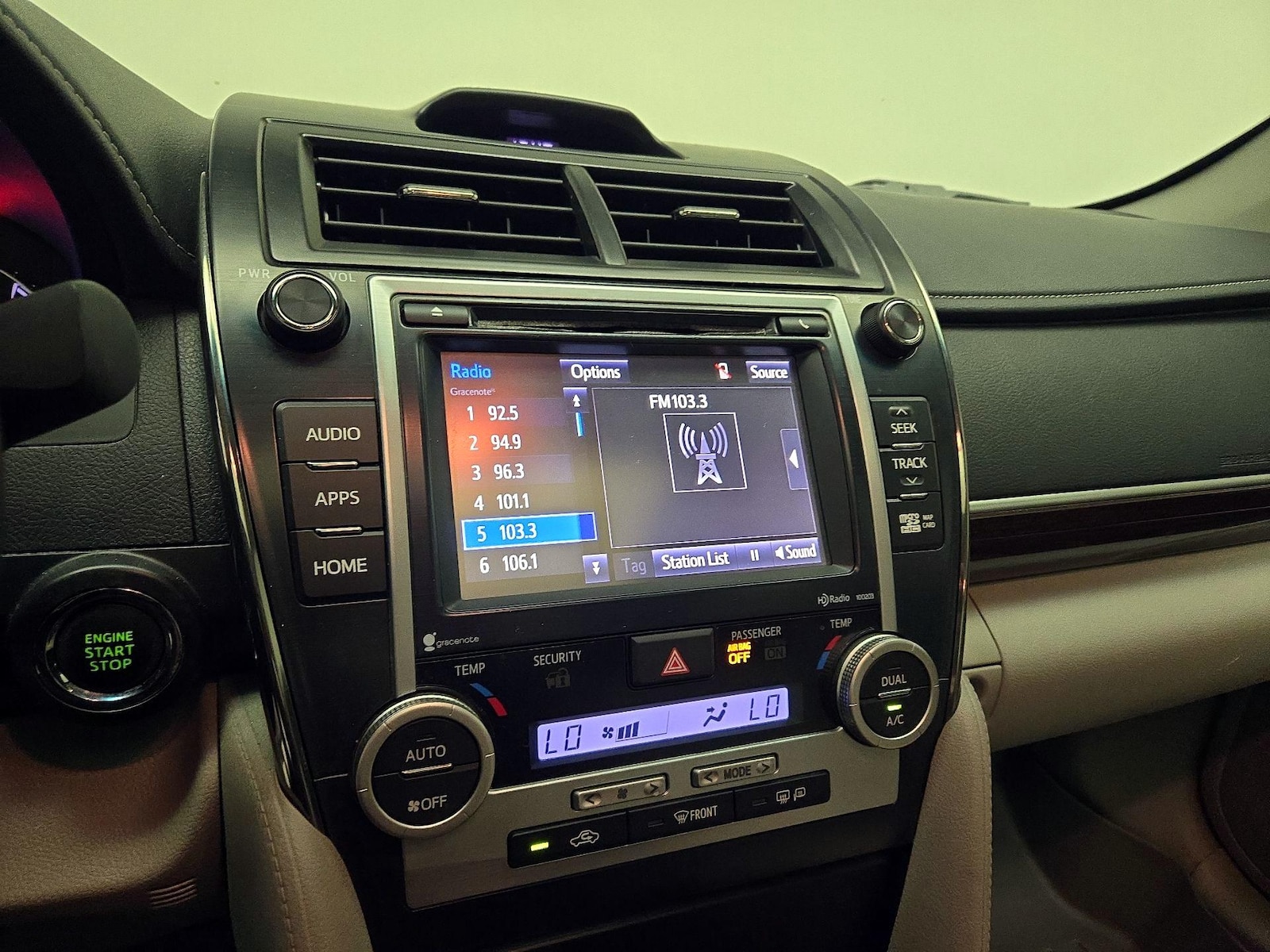 2014 Toyota Camry XLE - Photo 16