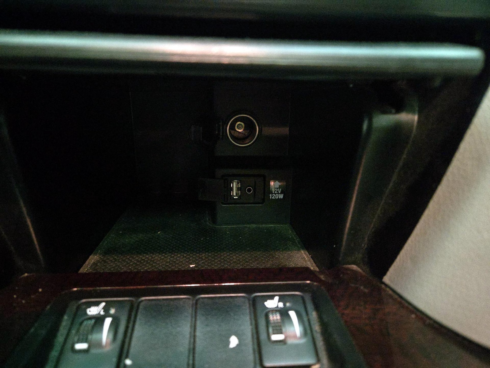 2014 Toyota Camry XLE - Photo 19