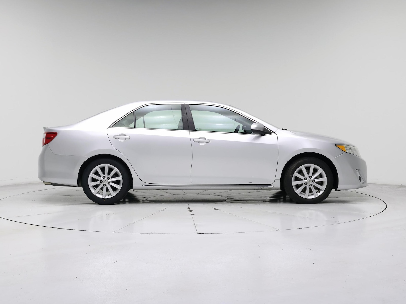 2014 Toyota Camry XLE - Photo 8