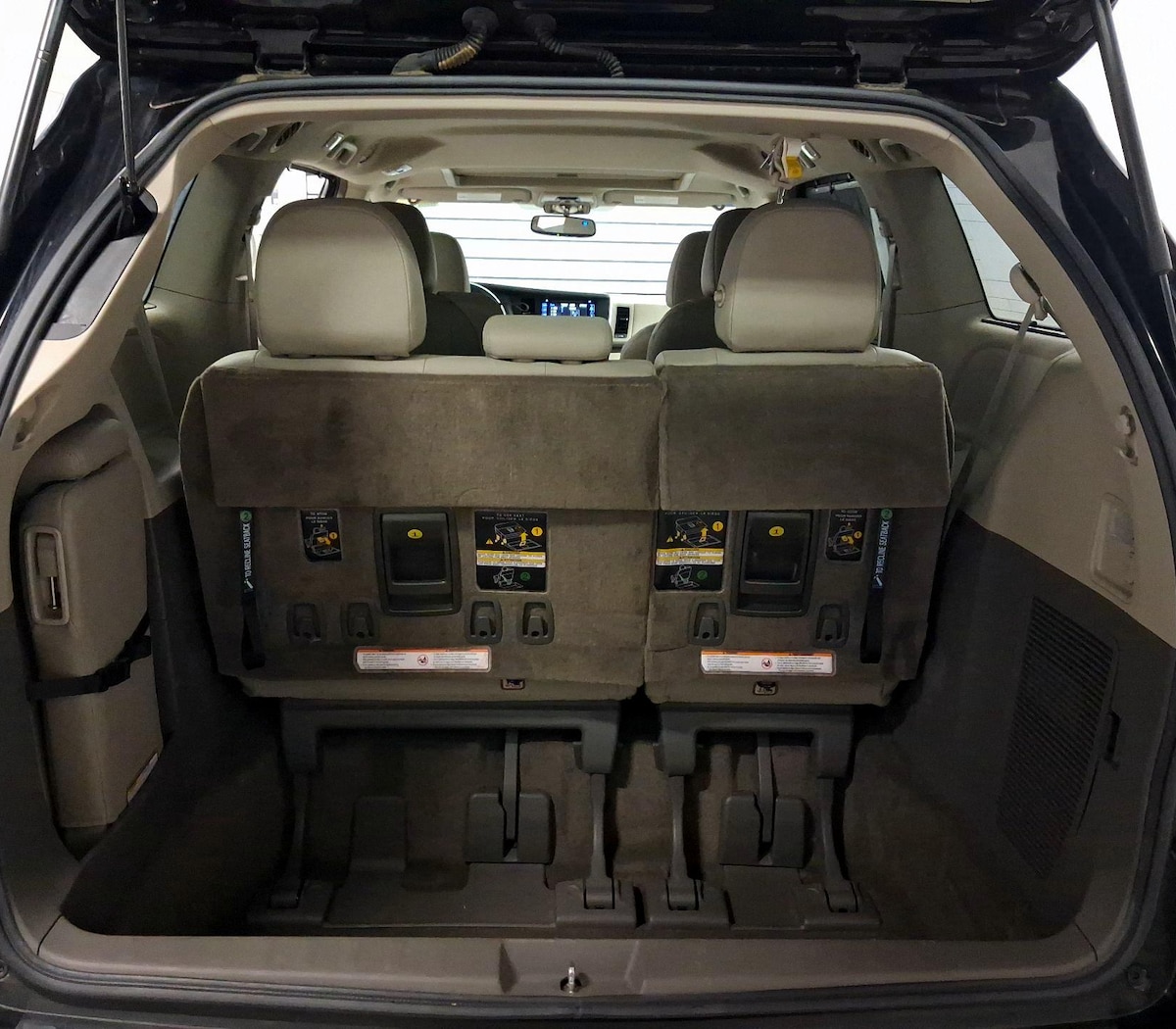 Trunk/Cargo (Seats Up)